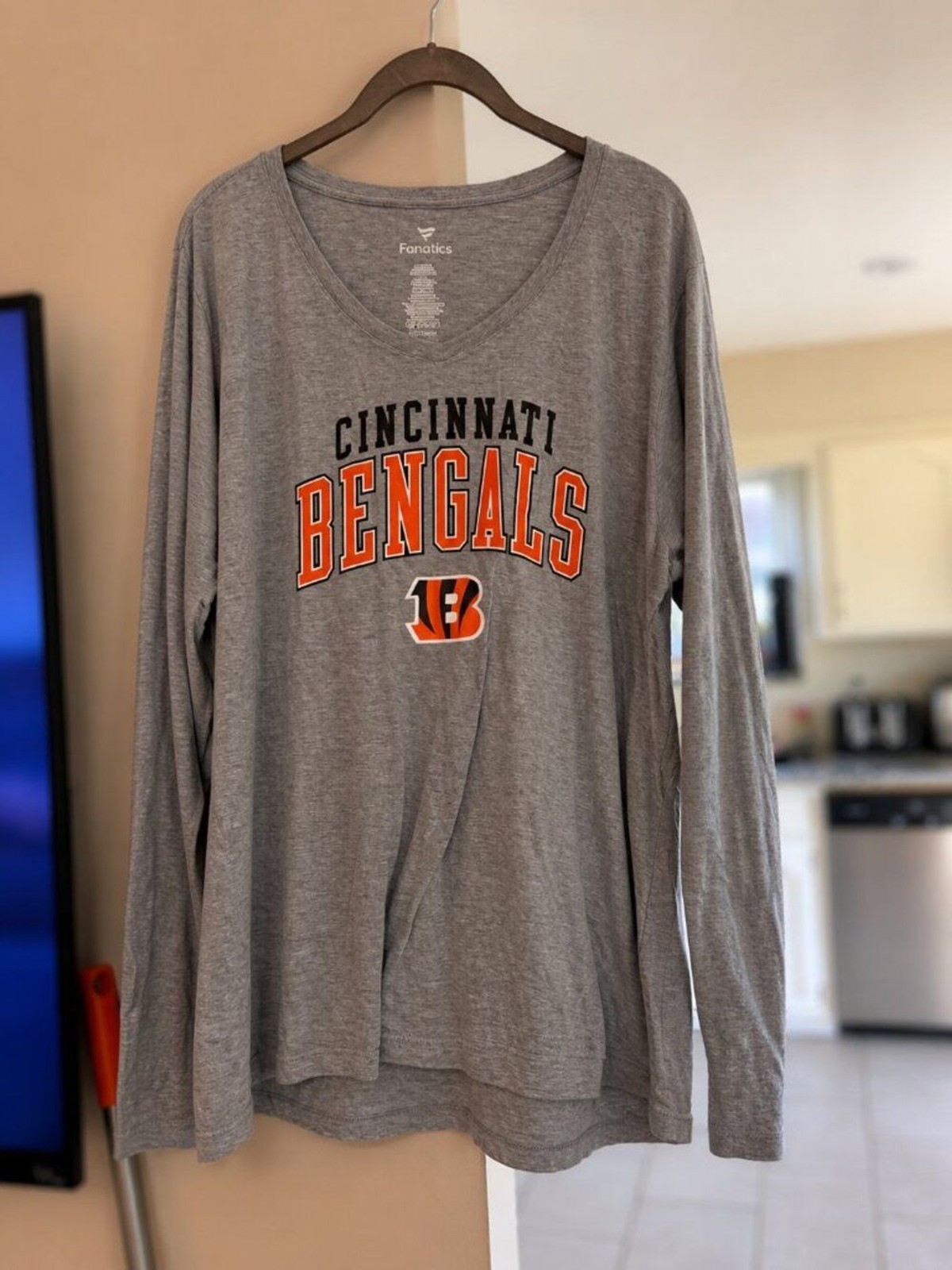 #007 – Fanatics Cincinnati Bengals Women’s Long Sleeve Shirt 2XL