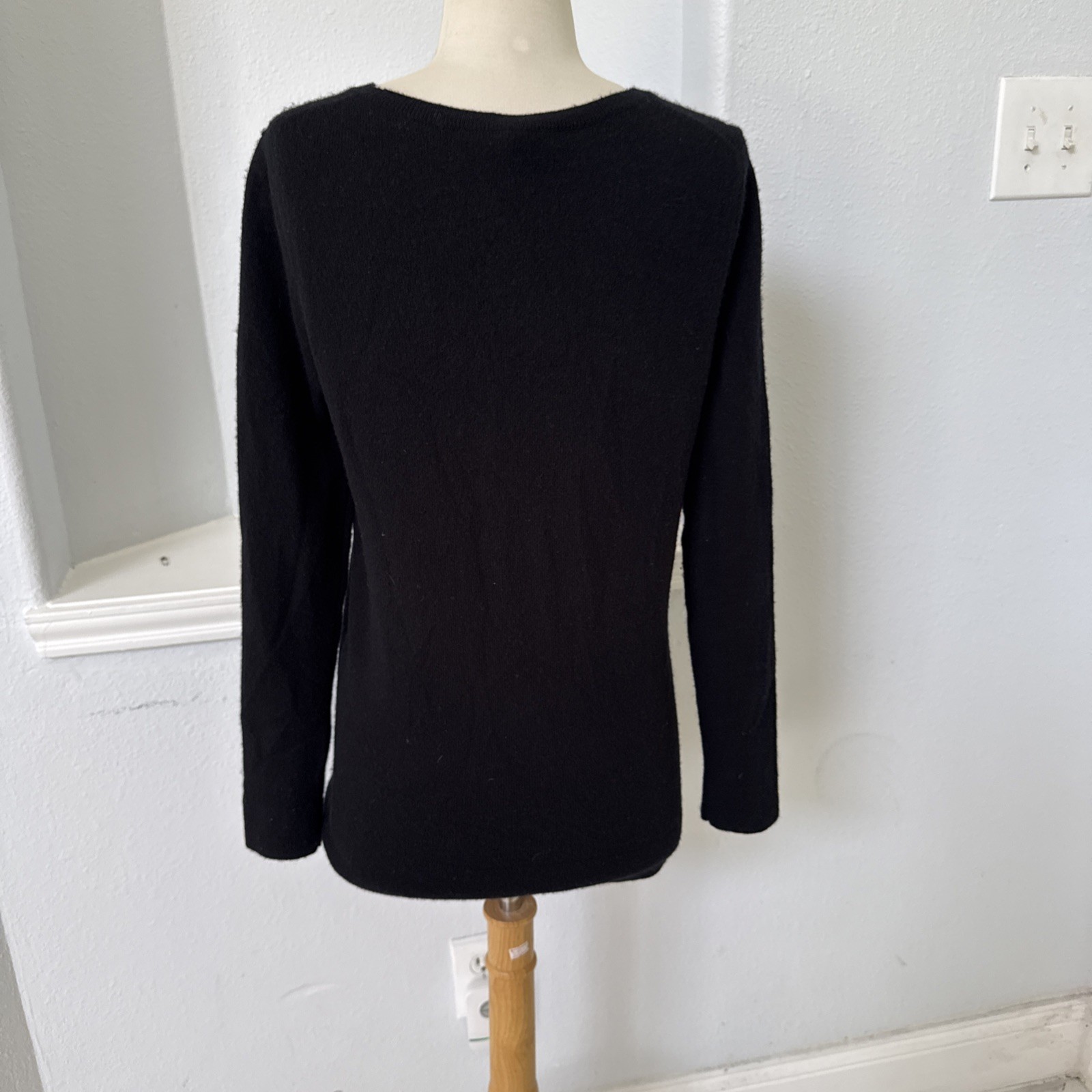 Neiman Marcus Sweater Womens S Cashmere Minimalist Quiet Luxury
