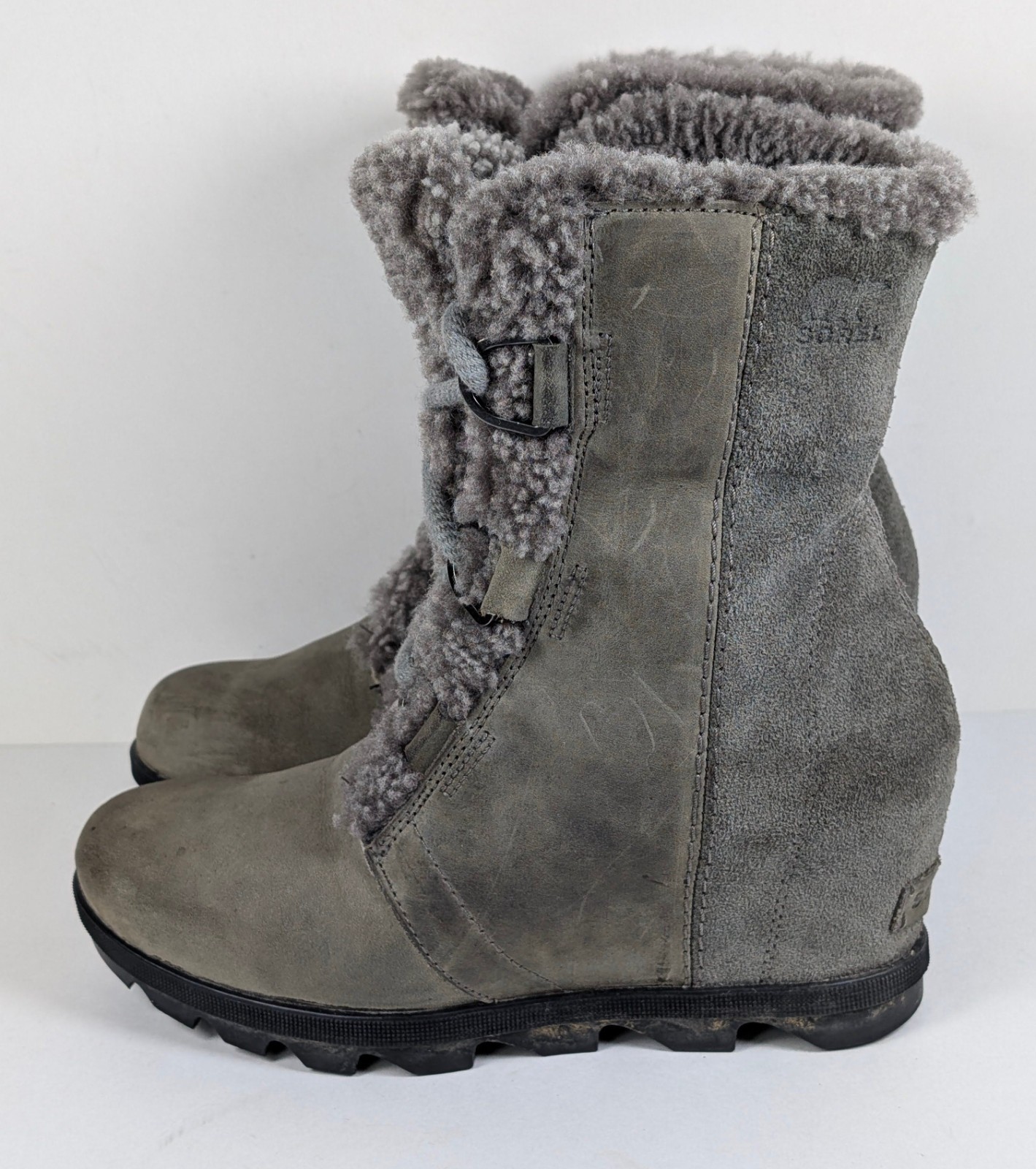 Sorel Joan of Arctic Wedge Shearling Women’s Size 8 M Gray Suede Boots Lace Up