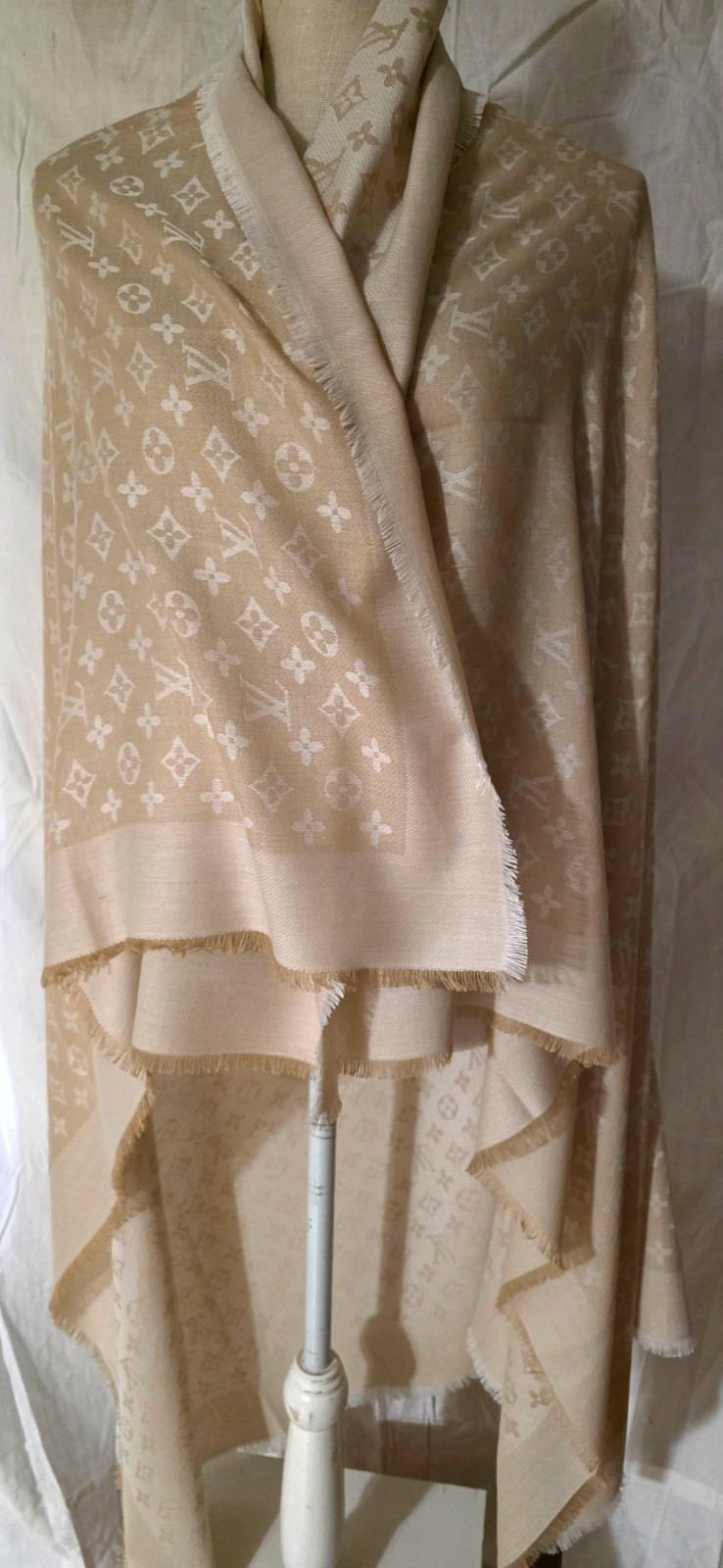 100% Authentic Louis Vuitton Scarf Shawl Stole 60%Silk 40%Wool RoylBlue PreOwned