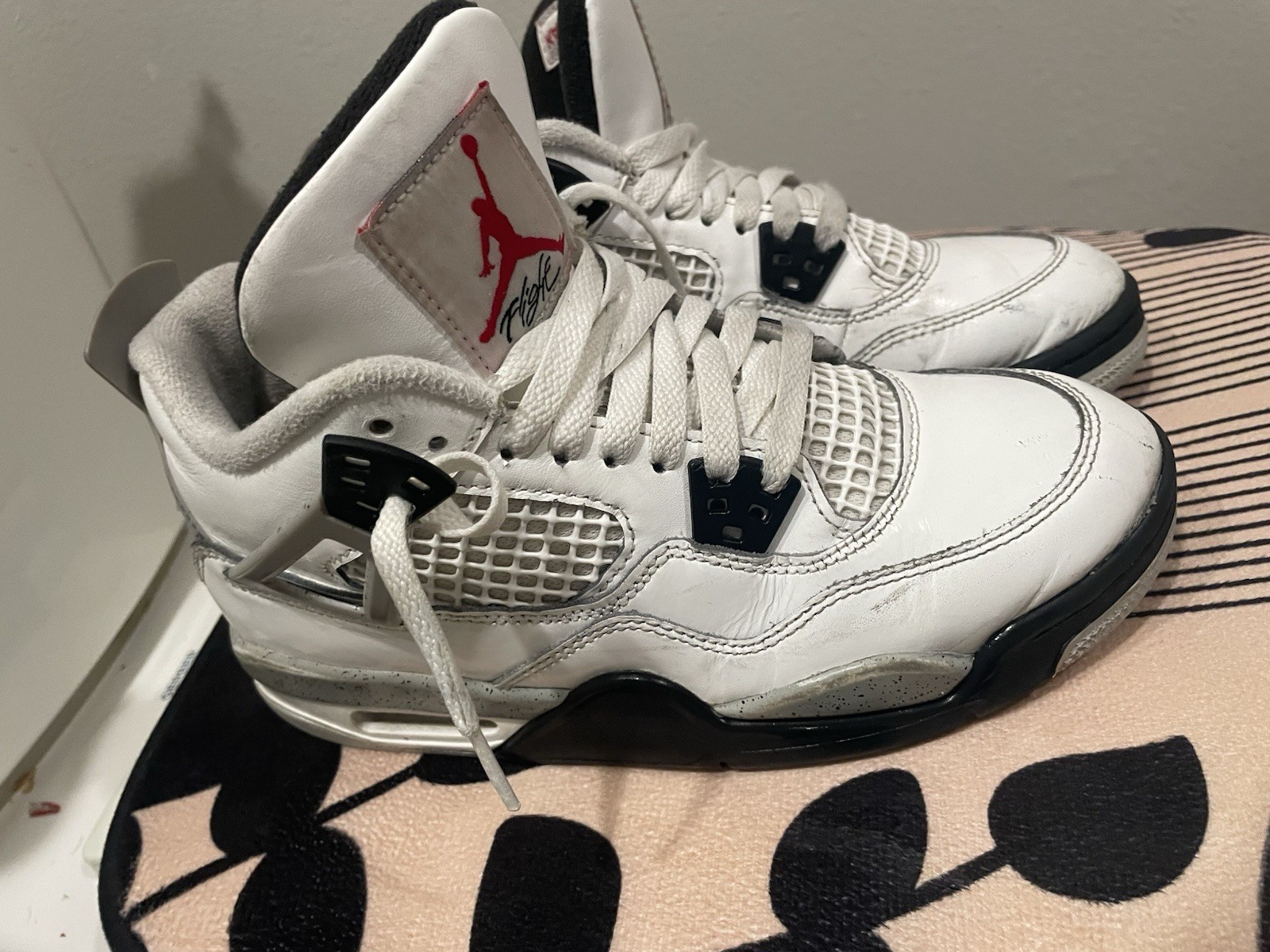 Jordan Air Jordan 4 White/Black/Gray/Red Mid Top Lace-Up Athletic Sneaker