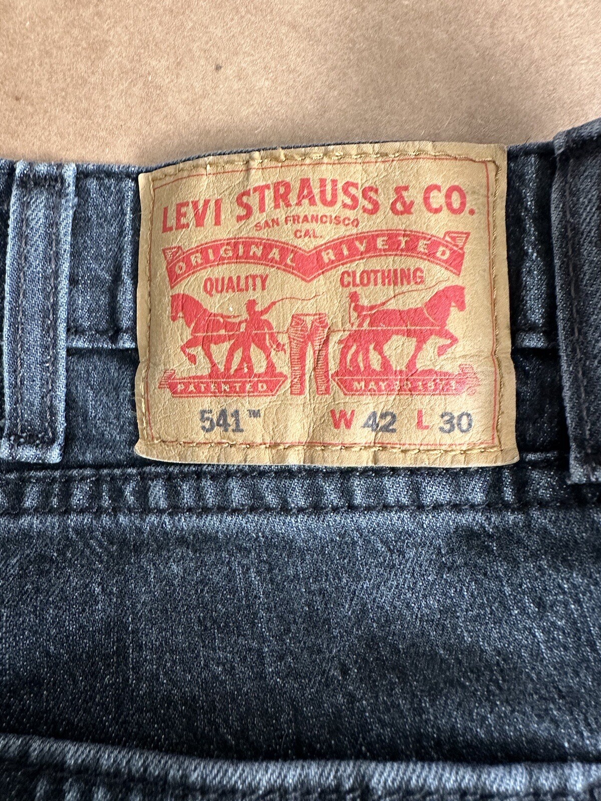 Levi 541 W42 L30 Black Faded