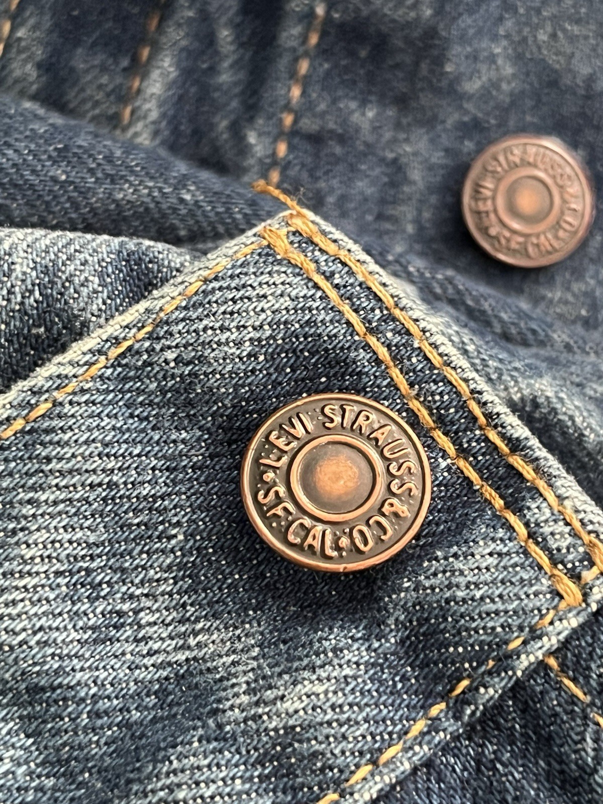 Vintage 90s Levi Type 3 Dark Wash Men’s Size Large Made In USA Denim Trucker L