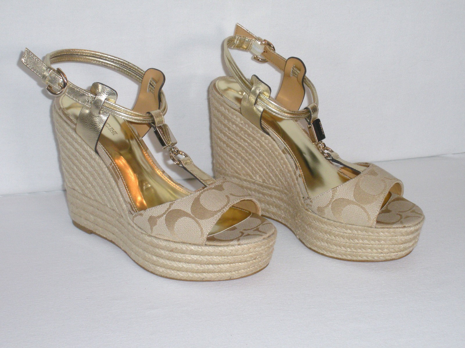 NEW $168 – COACH LEAH Wedge Heels (A6051) Platform Open-Toe, Signature Cs, Beige
