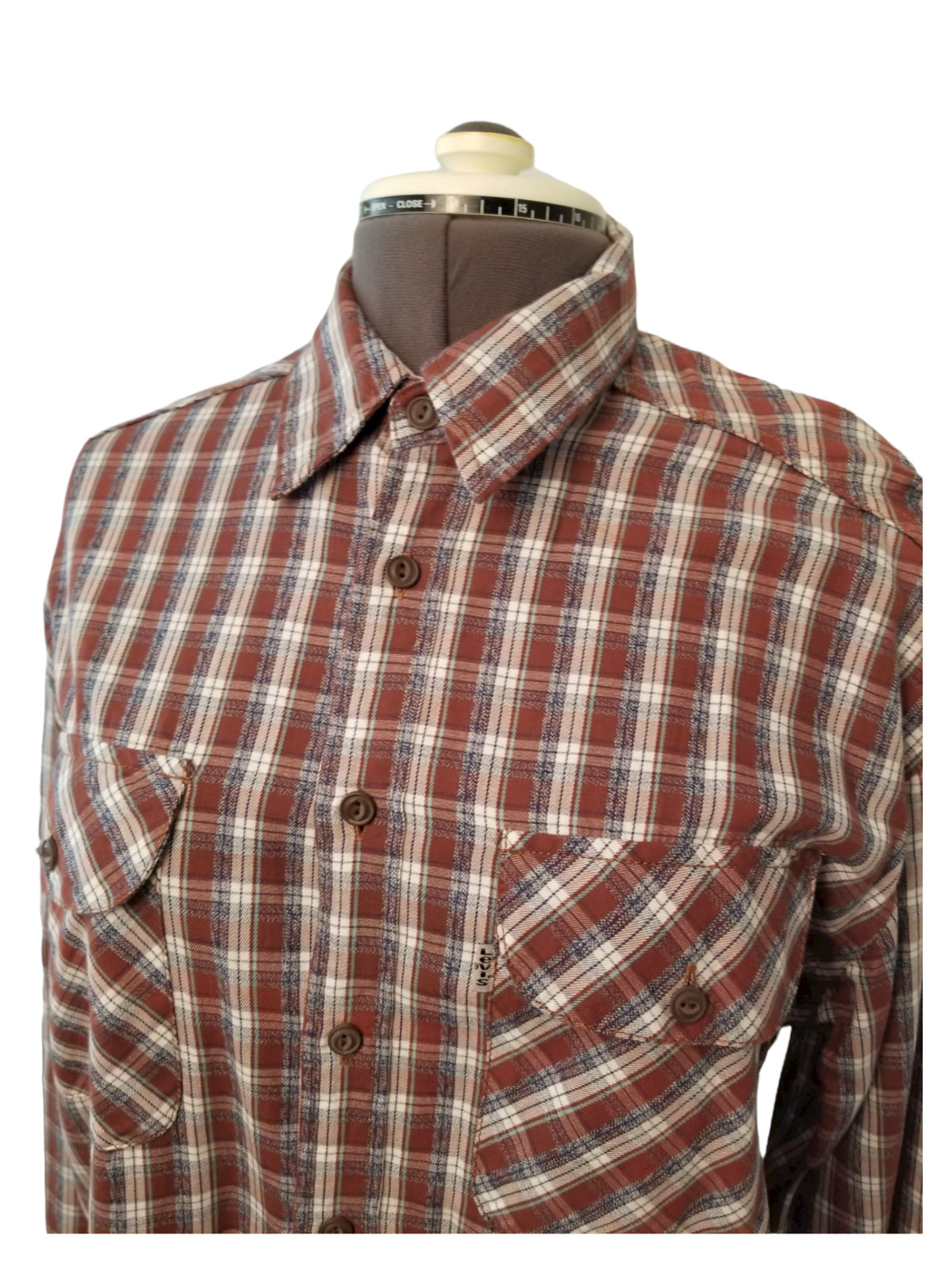 Levi’s Long Sleeve Casual Shirt Multicolor Men’s Size M Pit to pit 24 in