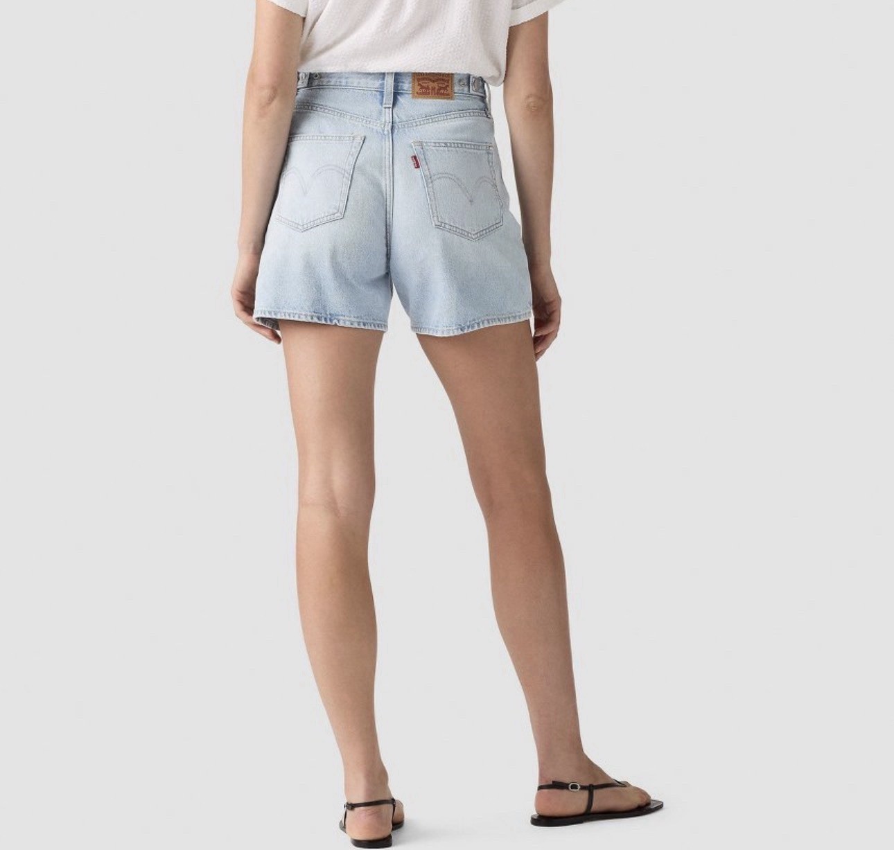 Levi Women Cinch Mid-Thigh Shorts Abraided Art Size 32