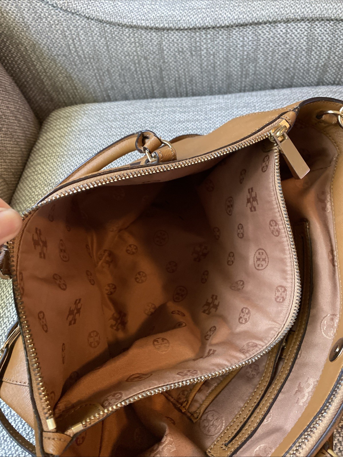 Tory Burch Robinson Tigers Eye Tan/Brown Saffiano Leather Handbag Satchel Nice