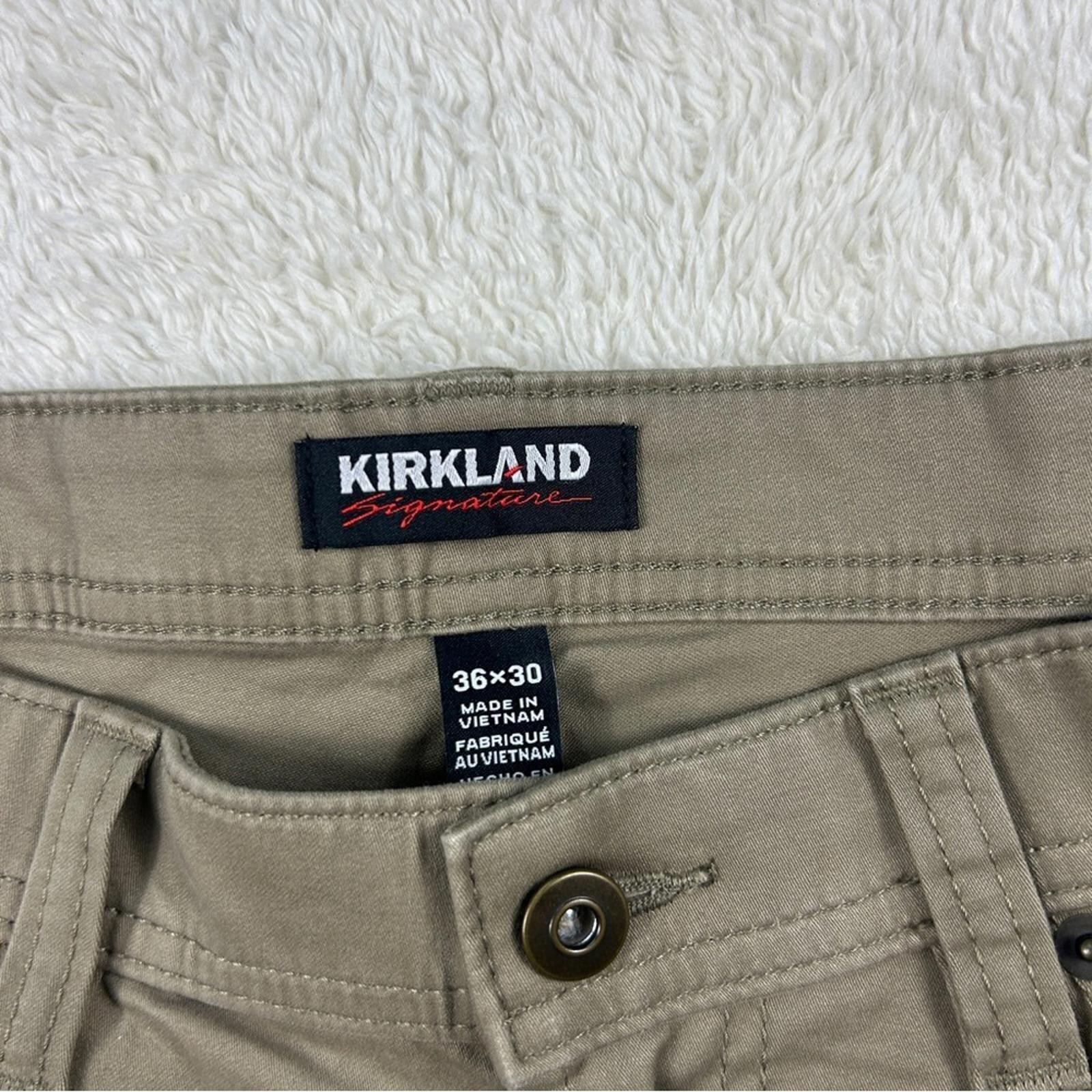 Kirkland Signature Men’s Khaki Pants Size 36 x30 Straight Fit Chino Trousers