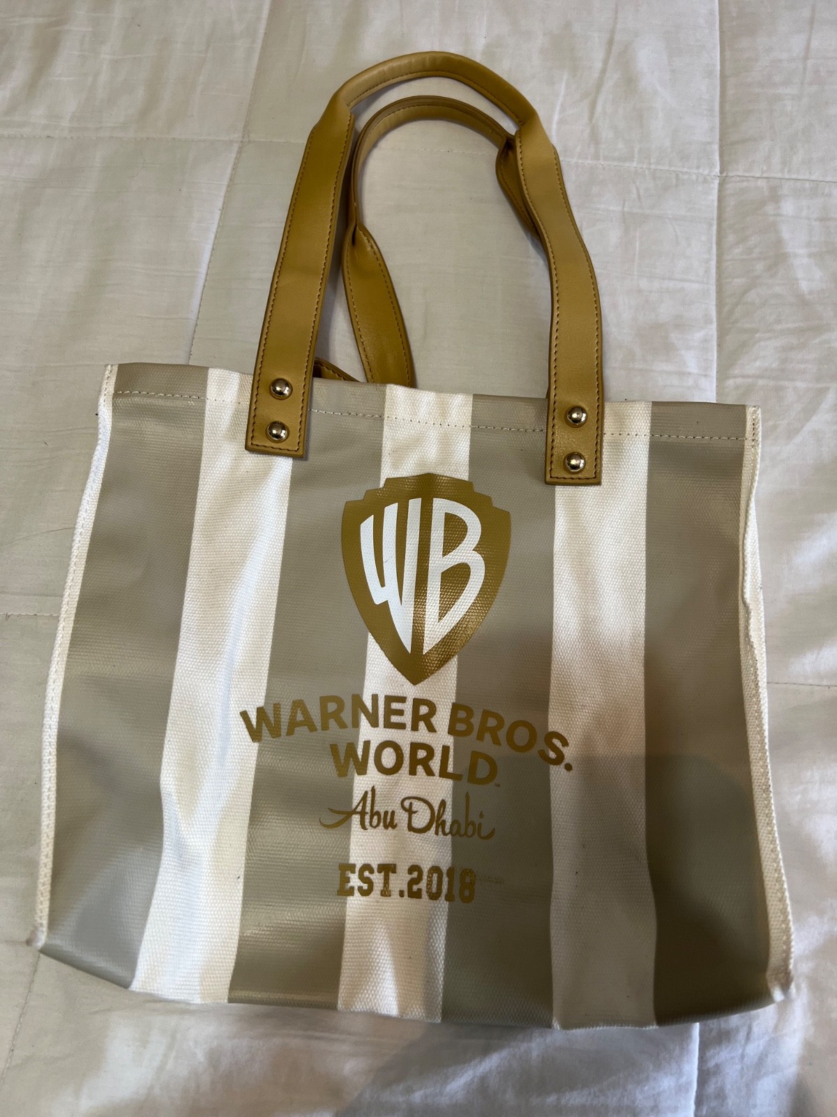 WARNER BROS. WORLD ABU DHABI UNITED ARAB EMIRATES TOTE BAG EST. 2018