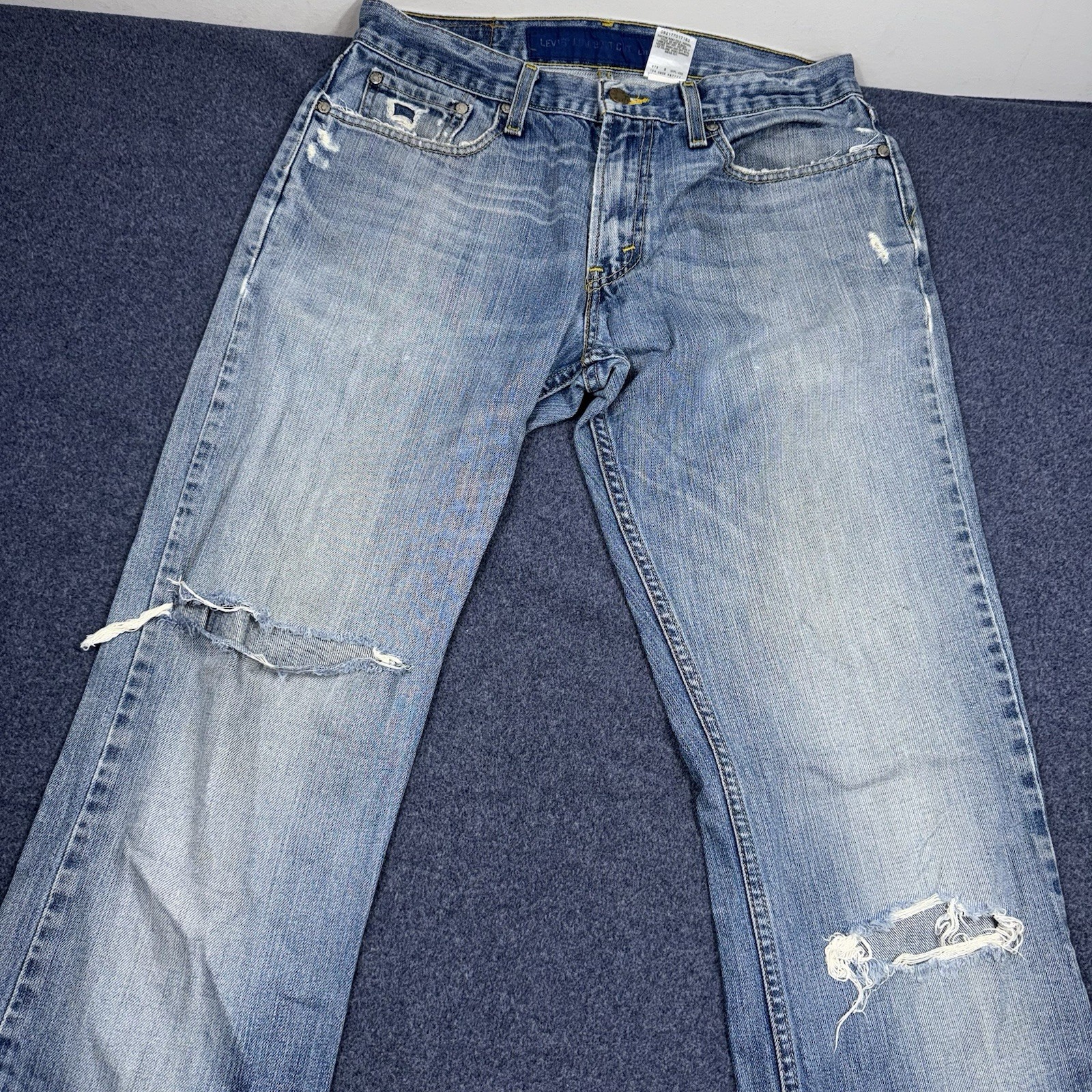 Y2K Vintage Distressed Levi’s 527 Low Boot Cut Men’s Jeans Medium Wash 32×34