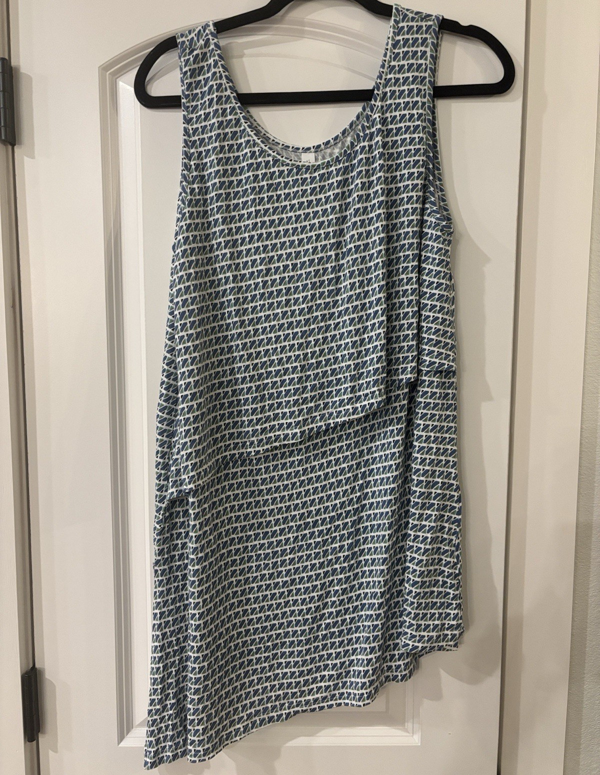 Latched Mama XL Blue/White/Green Geometric Scoop Neck Knit Stretch Asym Hem Tank