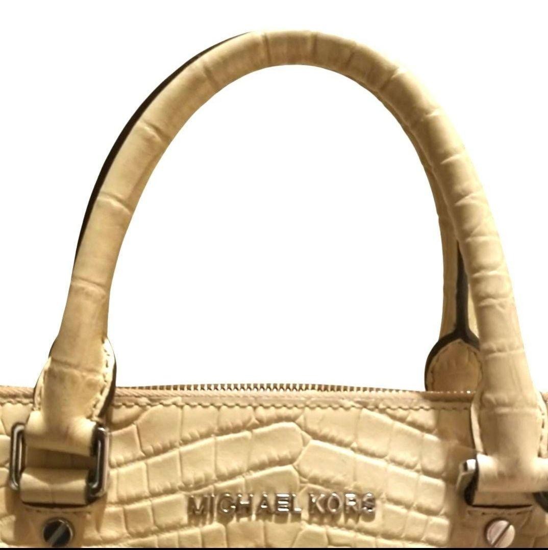 MICHAEL KORS Crocodile Embossed Handbag Large Capacity Beige