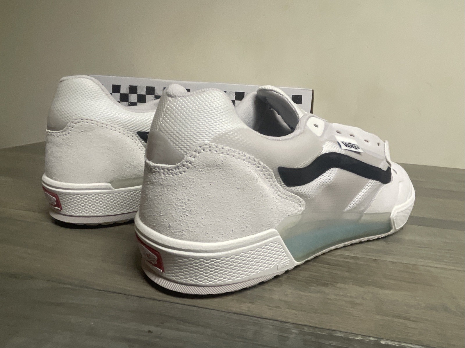 Vans AVE 2.0 White/Black/Blue Skateboarding Skate Shoes Sneakers Men’s Size 12