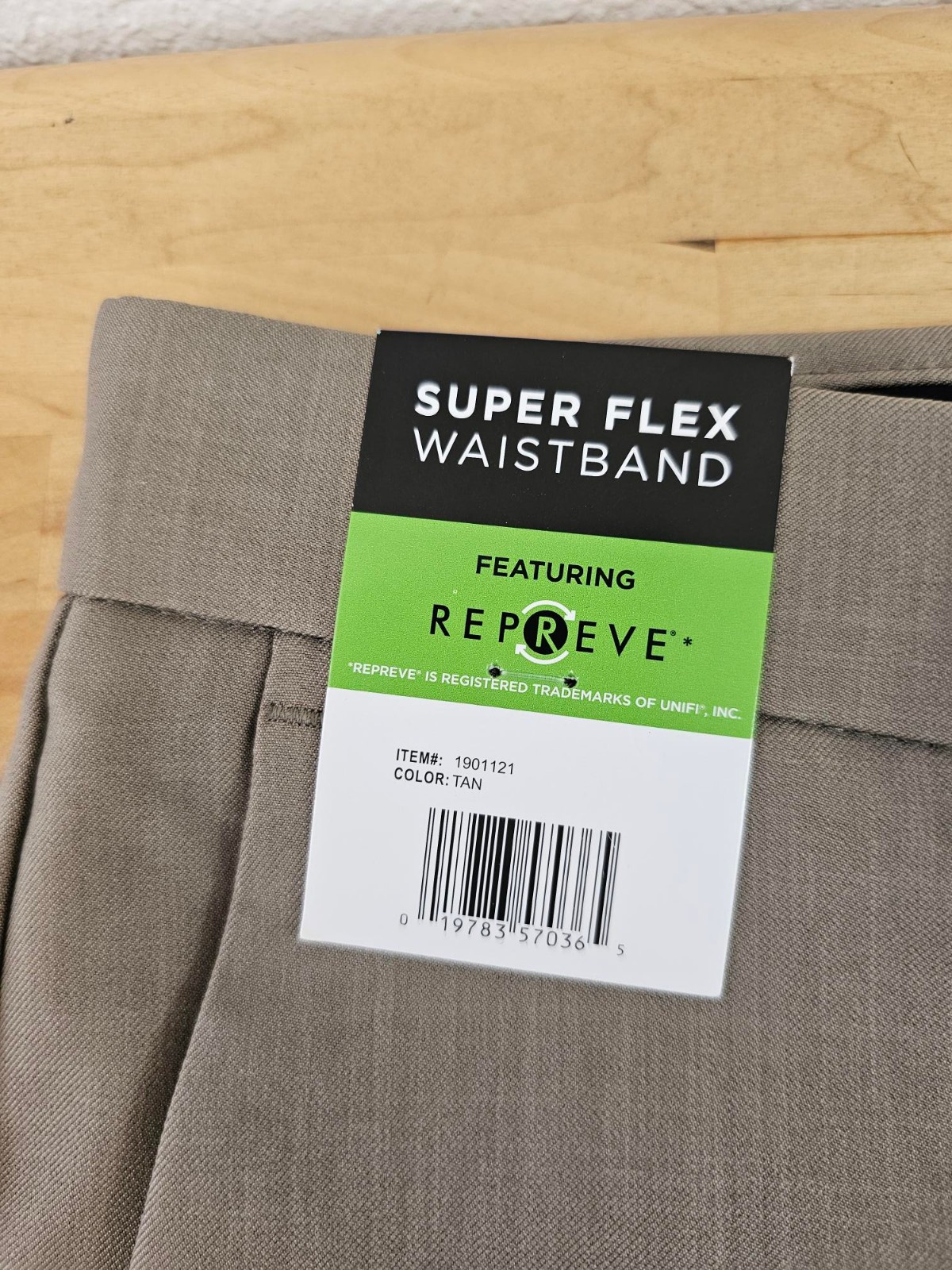 30×29 – TAN – Haggar Men’s Super Flex Comfort Waist Straight Fit Dress Pants