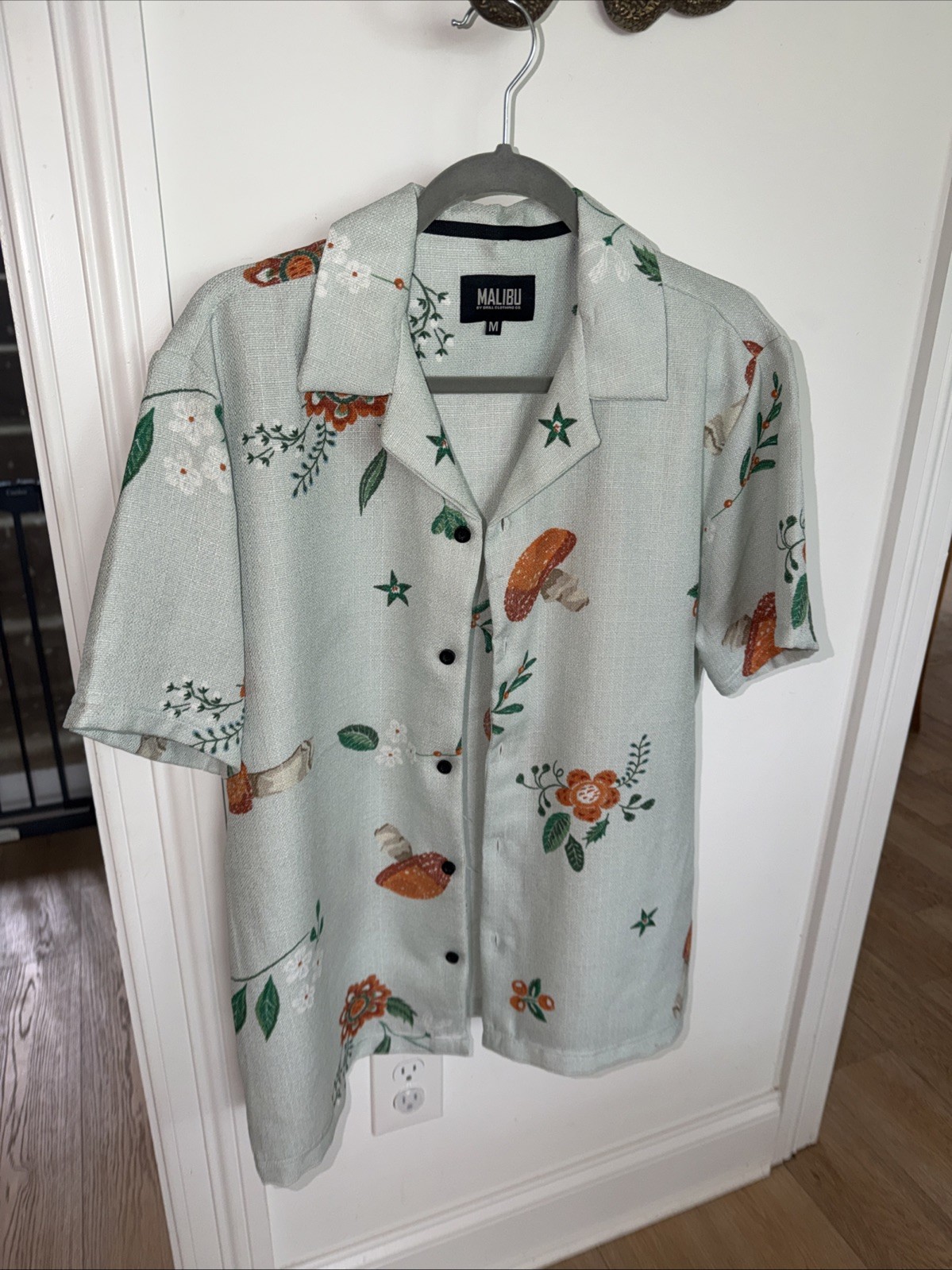 Malibu by Drill Men’s Medium Camp Shirt Blue Floral Mushroom AOP Print NWT
