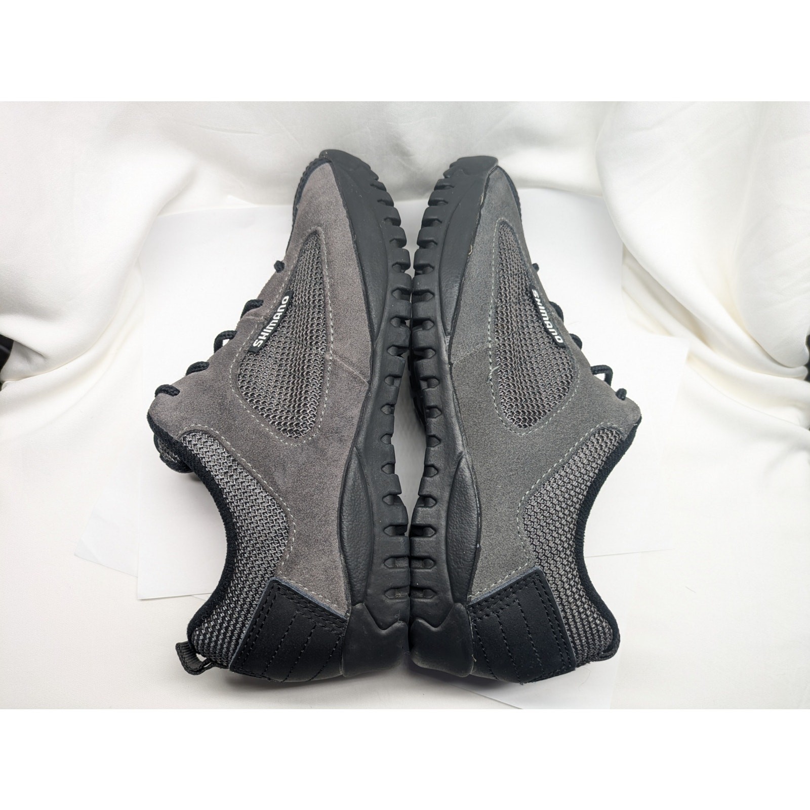 NWOB Shimano Cycling Shoes Mens 6 Gray Sneakers SH-MT20D Mountain 2-Bolt Cleats