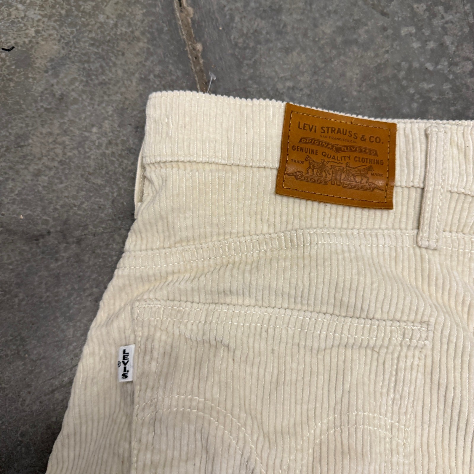 Big E Levis Premium Ribcage Straight Corduroy Pants Cream White 30 Button Fly