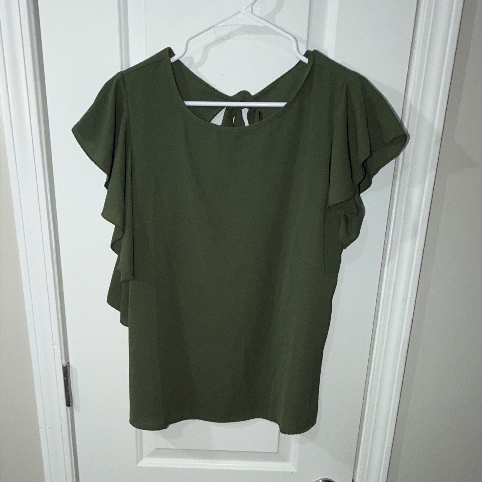 SHEIN Women’s M Green Solid V-Neck Short Flutter Sleeve Pullover Ruffle Blouse