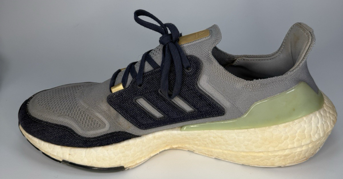 Adidas UltraBoost 22 Halo Silver / Shadow Navy / Linen Green GX9158 Men Sz 11.5