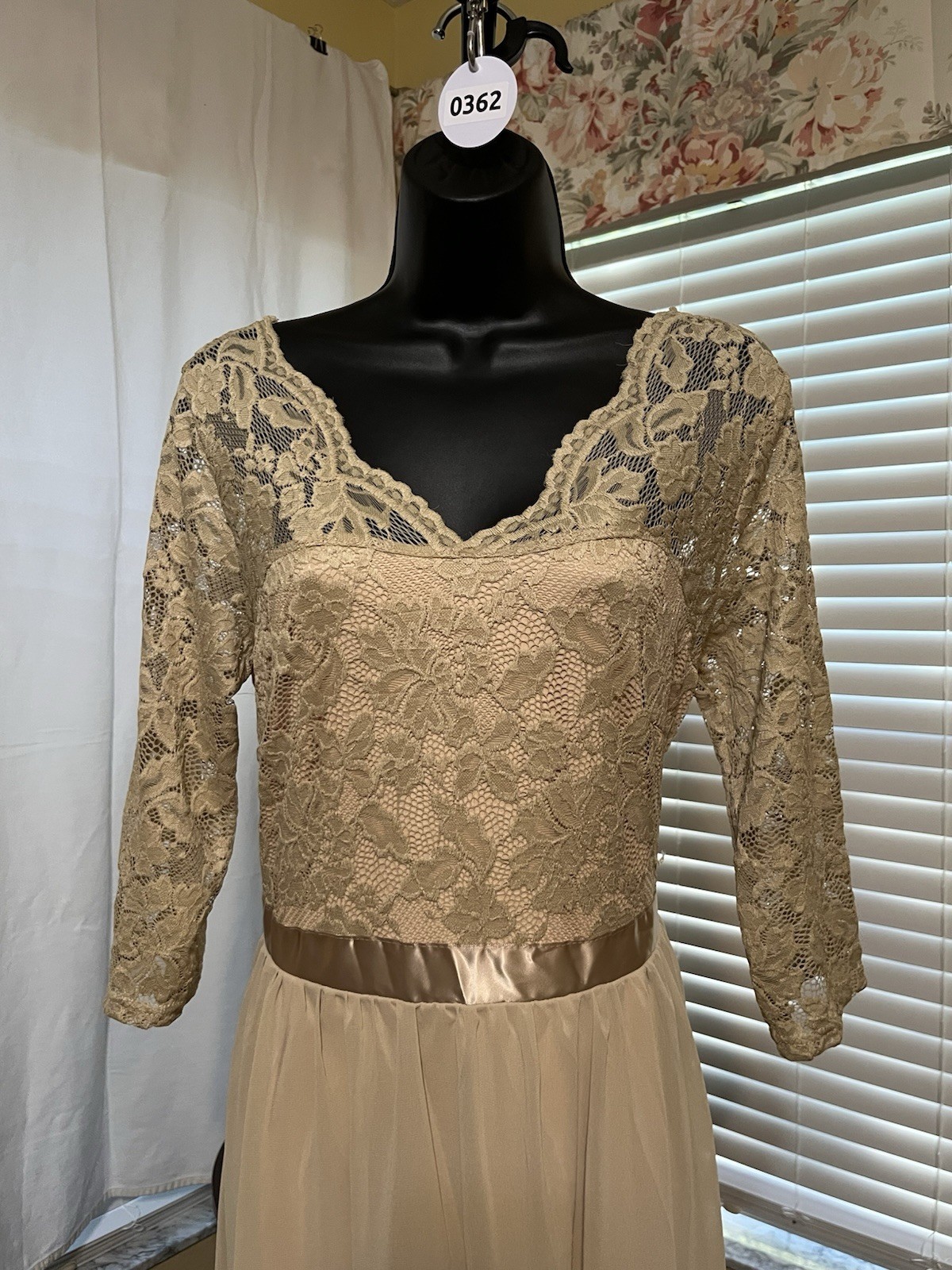 Bridal Mother Bride MOB Dress Evening Party Wedding Elegant Soft Lace V-neck