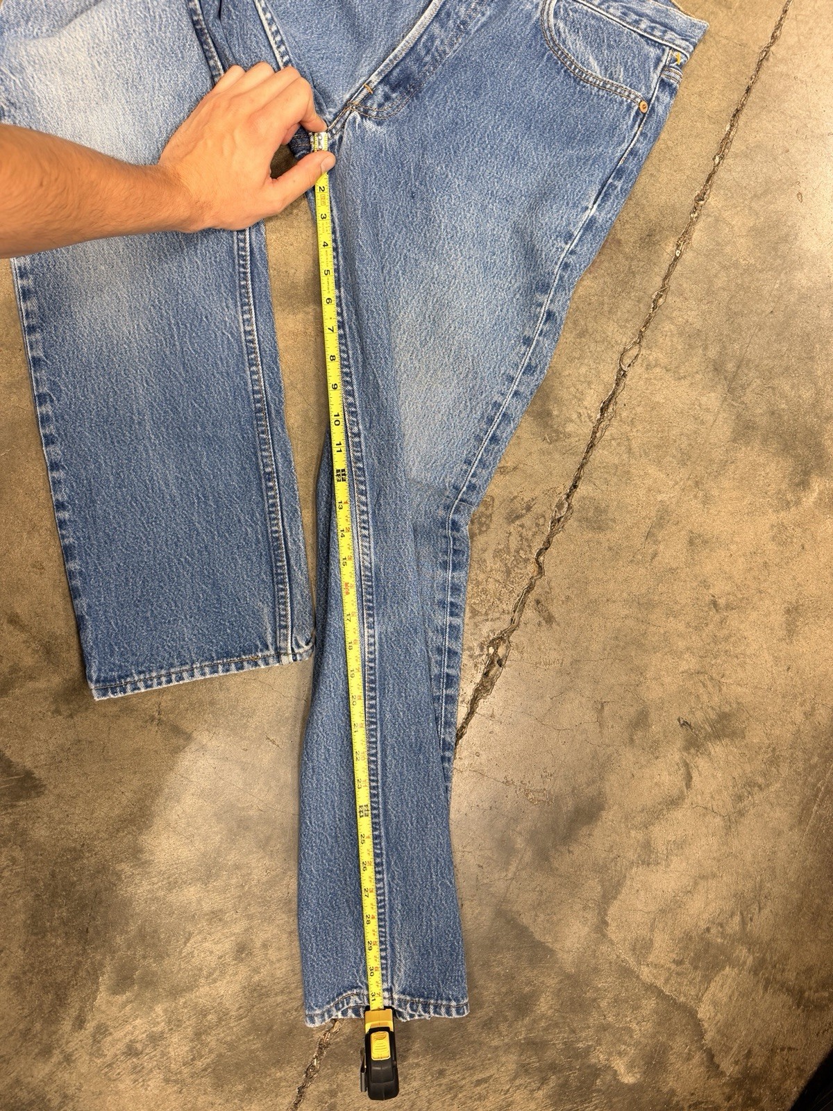 Vintage 80’s Levi’s 501 32×31 Made in USA button fly denim jeans