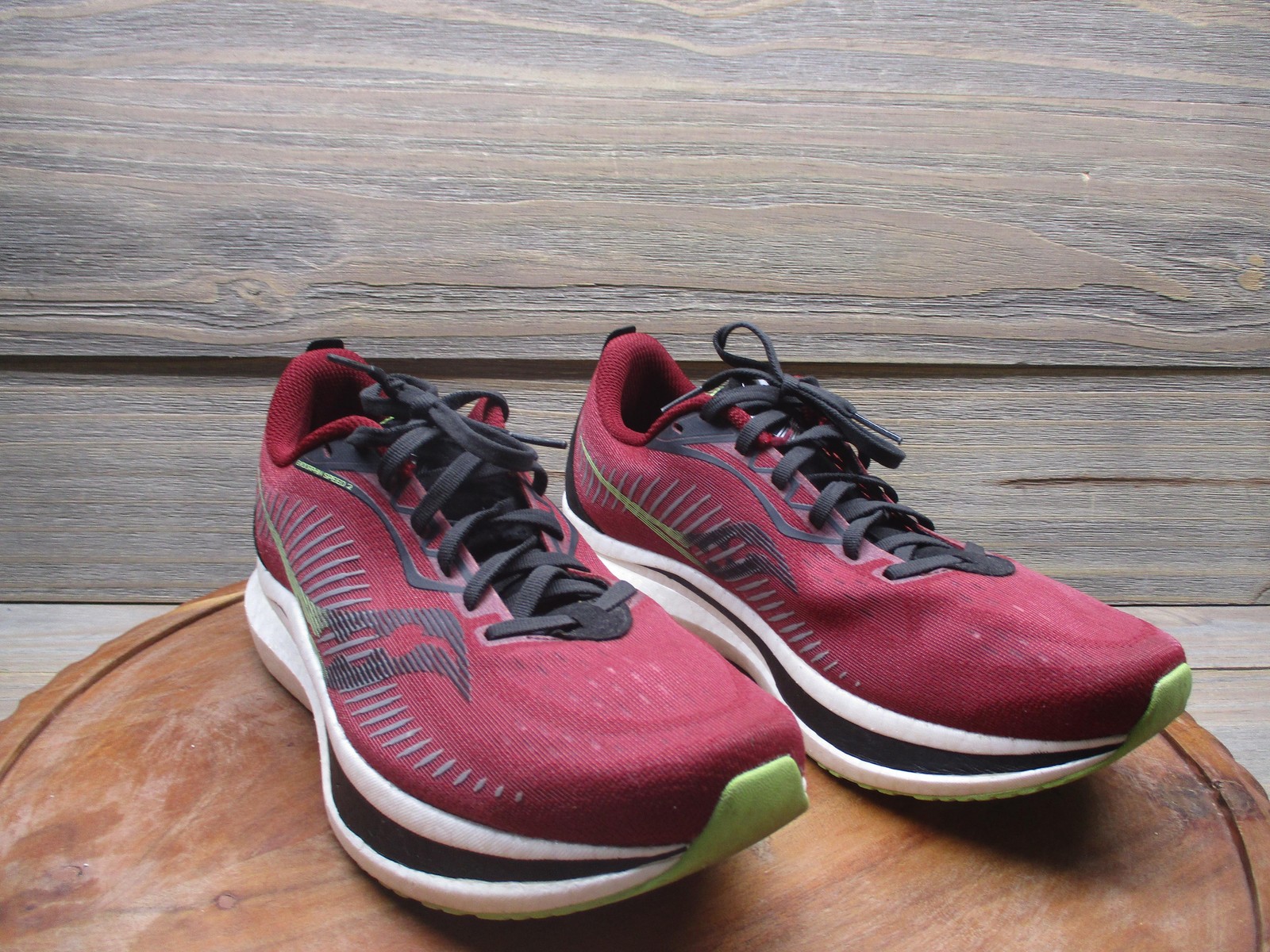 Saucony Endorphin Speed 2 Shoes Mens Size 9.5 Red Running Sneakers S20688-130