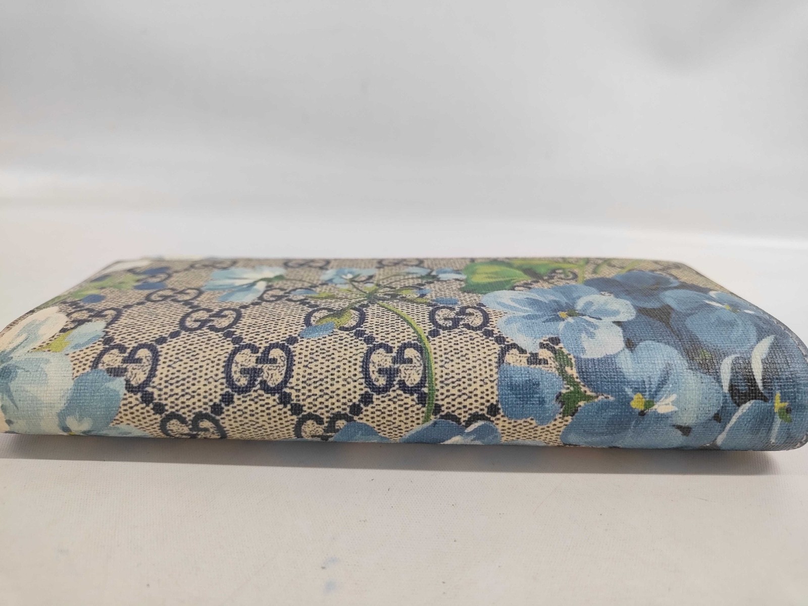 Gucci Blooms Long Wallet GG Supreme Blue