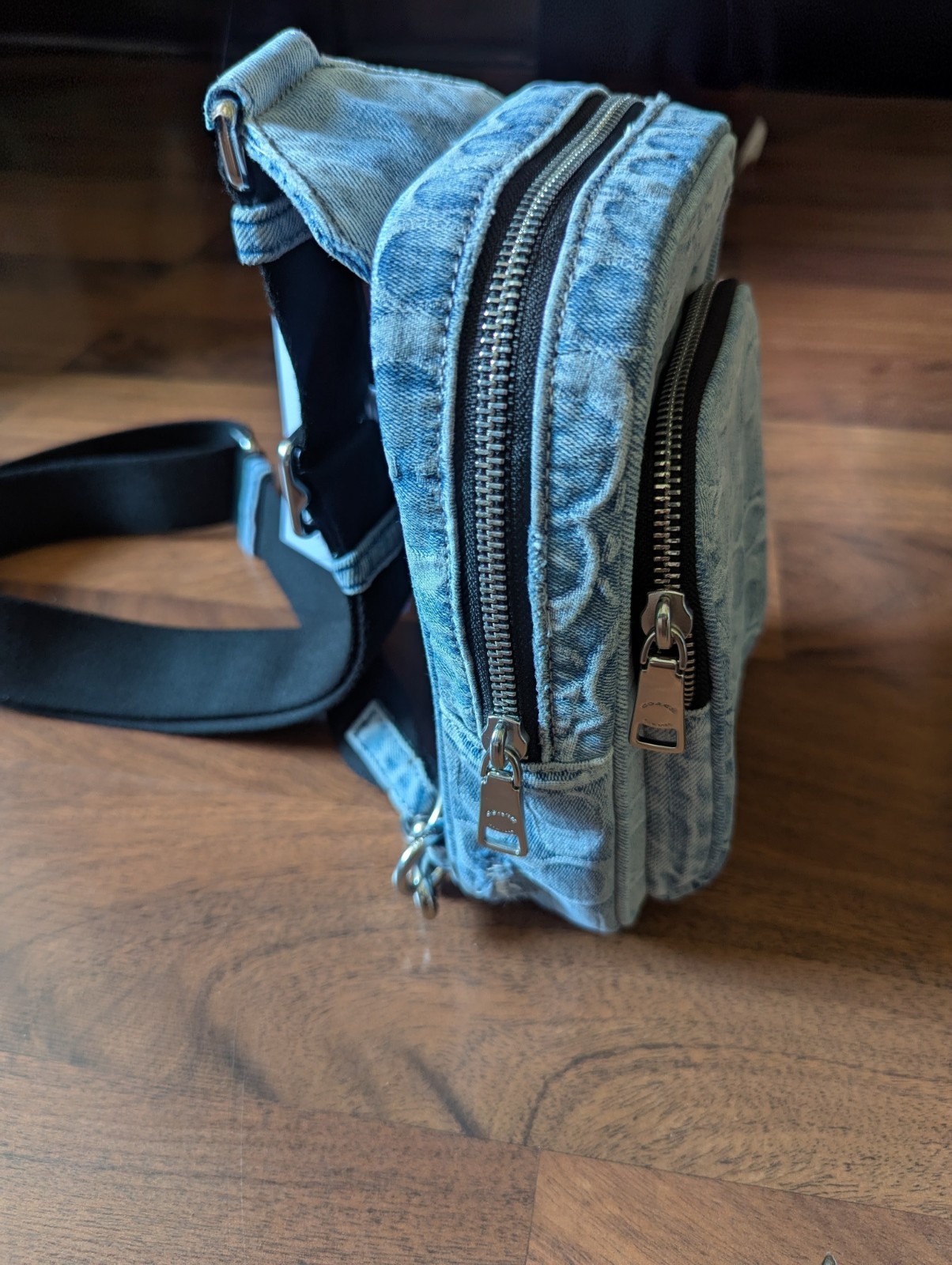 COACH Racer Sling Pack Loved Signature Denim Silver/Light Indigo NWT Authentic