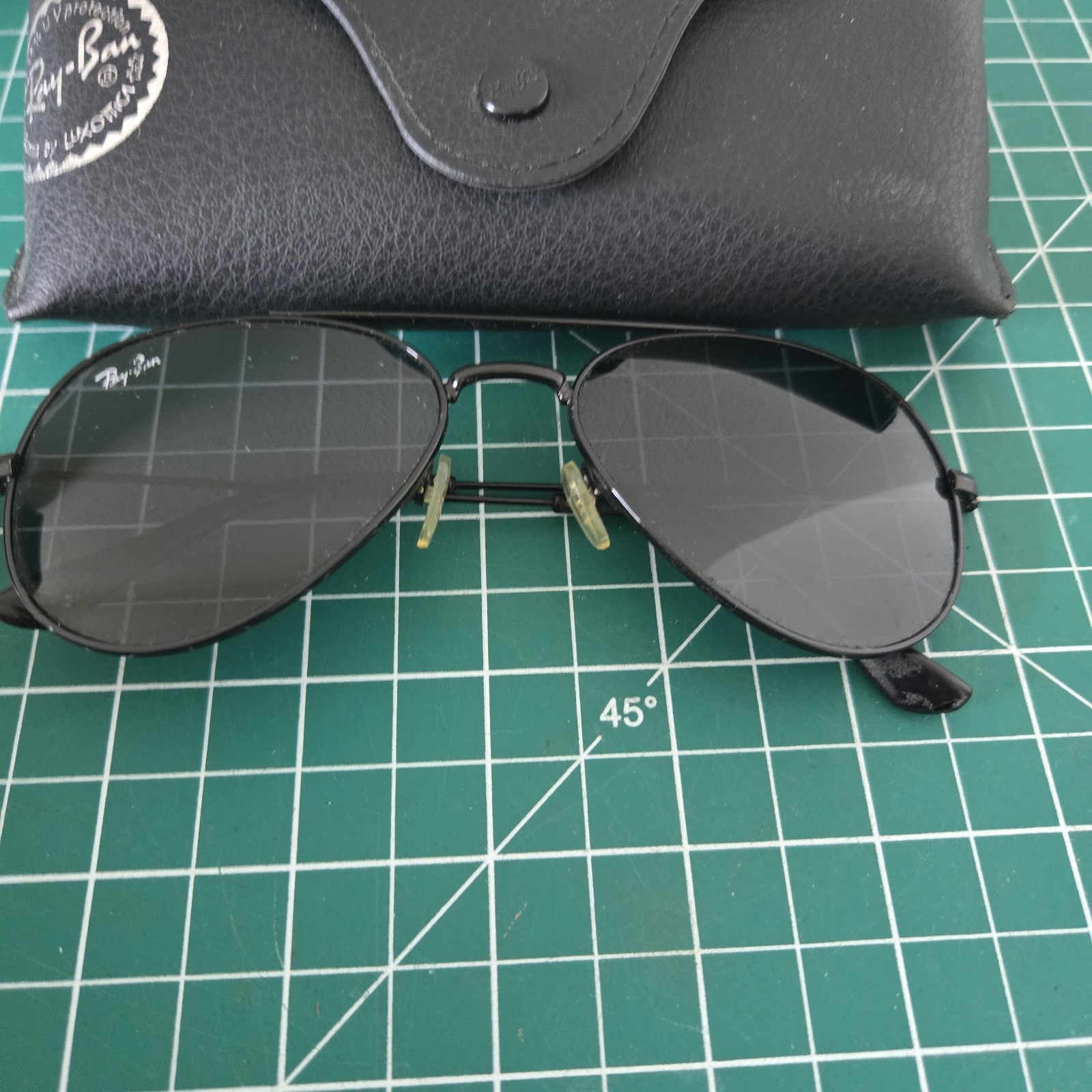 Ray Ban Aviator Black Frame Dark lenses w Case Marks on Right Ear Piece