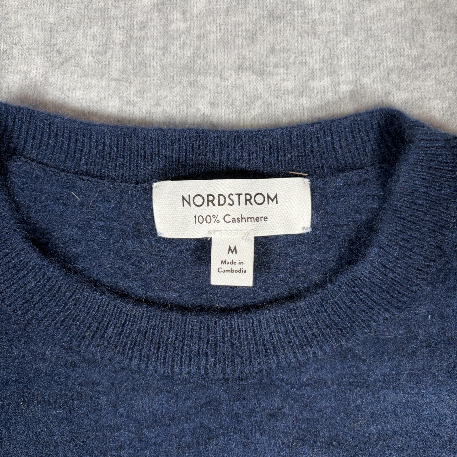 Nordstrom Sweater Womens Medium Navy Blue Cashmere Tight Knit Ribbed Winter Wear