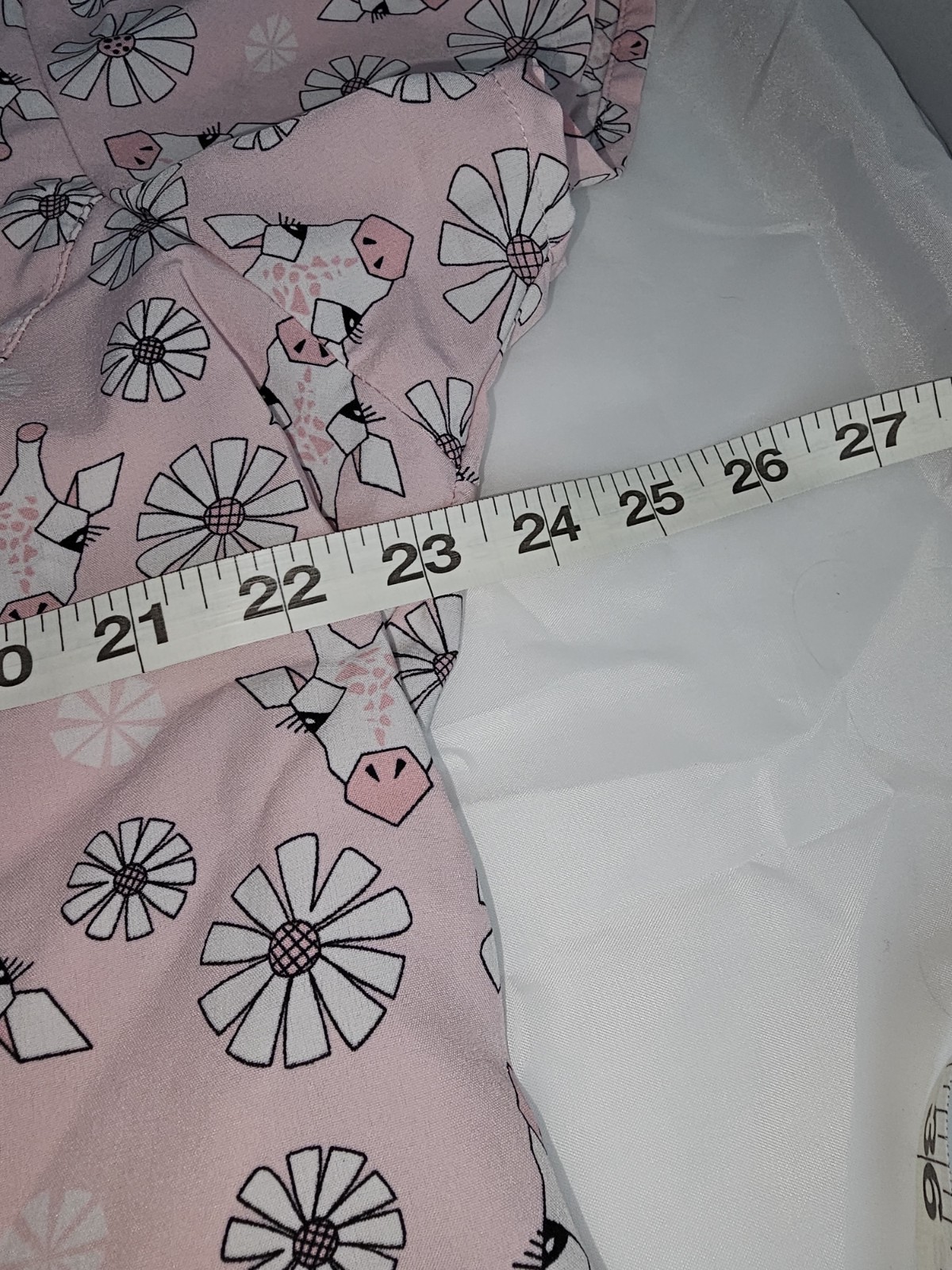 Prints By Maevn Scrub Top Womens Size XL White Pink Floral Cows Pit To Pit 23in
