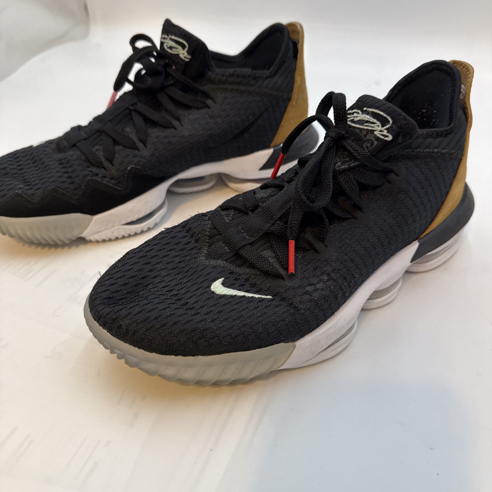 Nike LeBron James 16 Low ‘Soundtrack’ Sneakers Black C12668-001 MENS SIZE 9.5