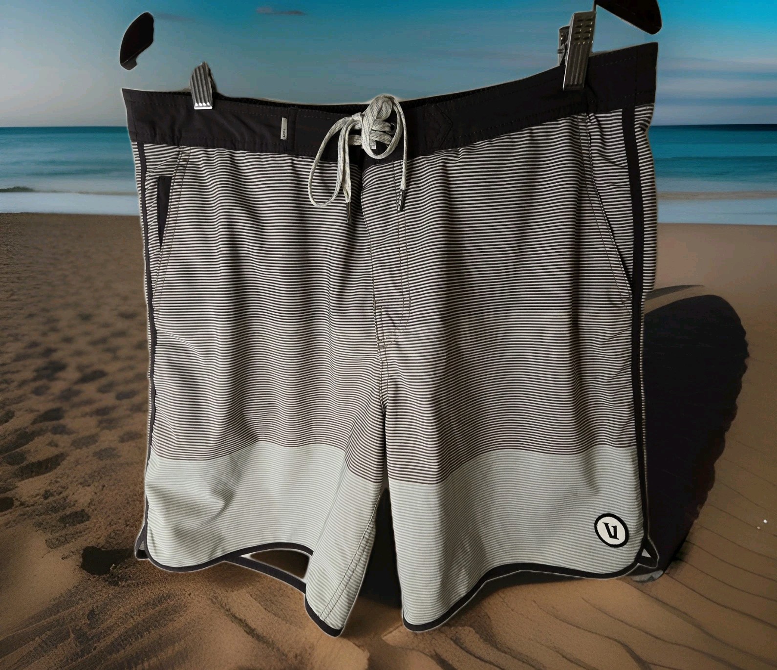 Vuori Cruise Board Shorts Mens 34 Striped Beach