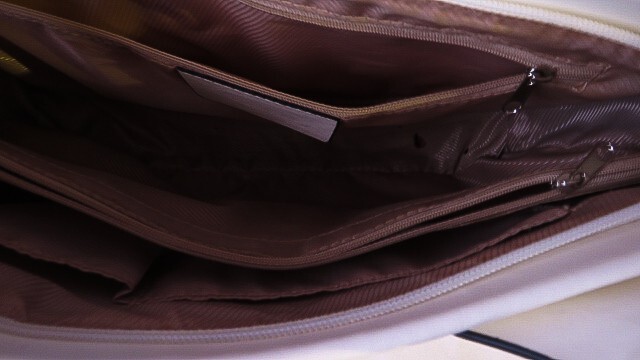 White Handbag Tote Bag ( Pre-Owned/ EXCELLENT CONDITION)