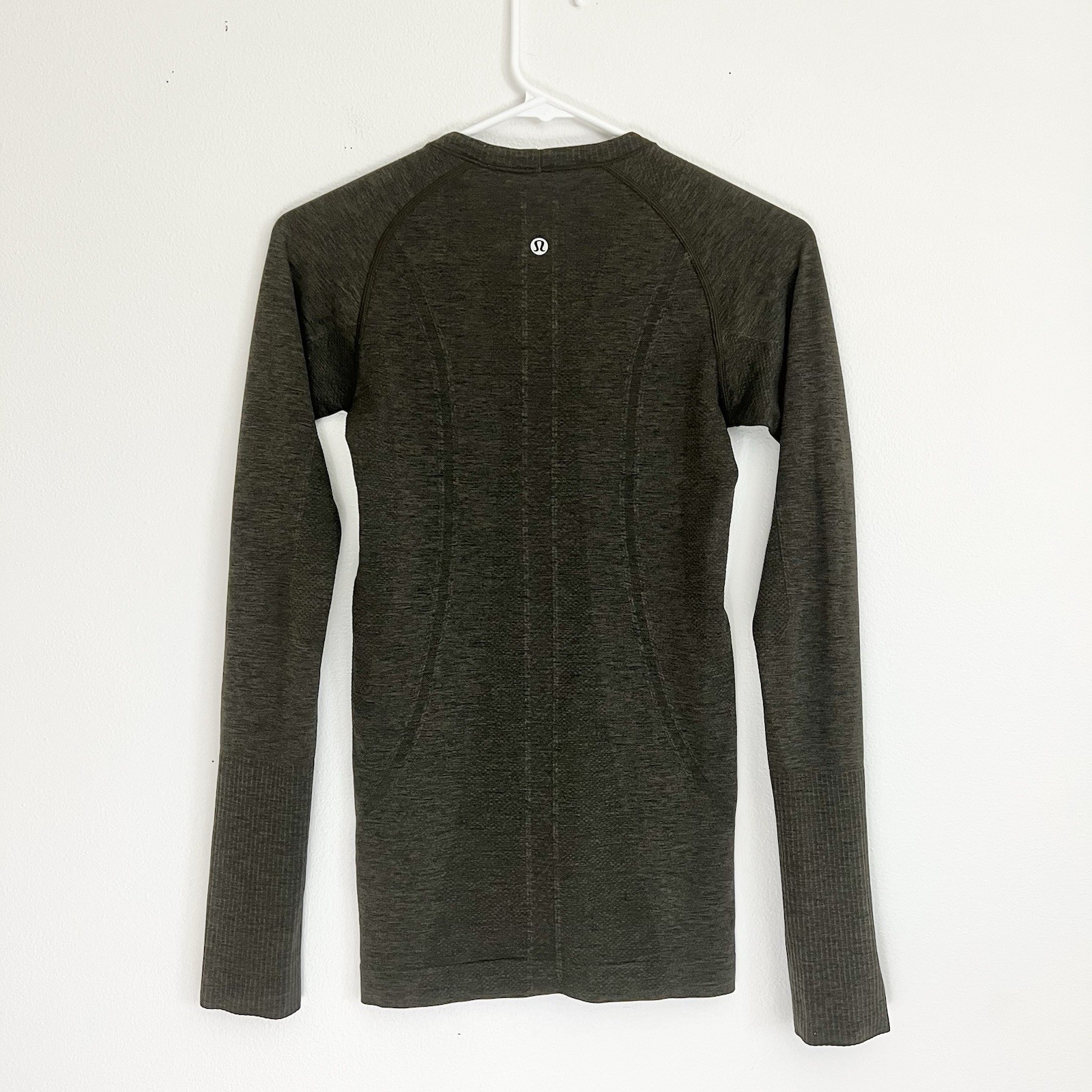 Lululemon Swiftly Tech Longsleeve 2.0 Olive Green Thumb Athleisure Gorpcore 2