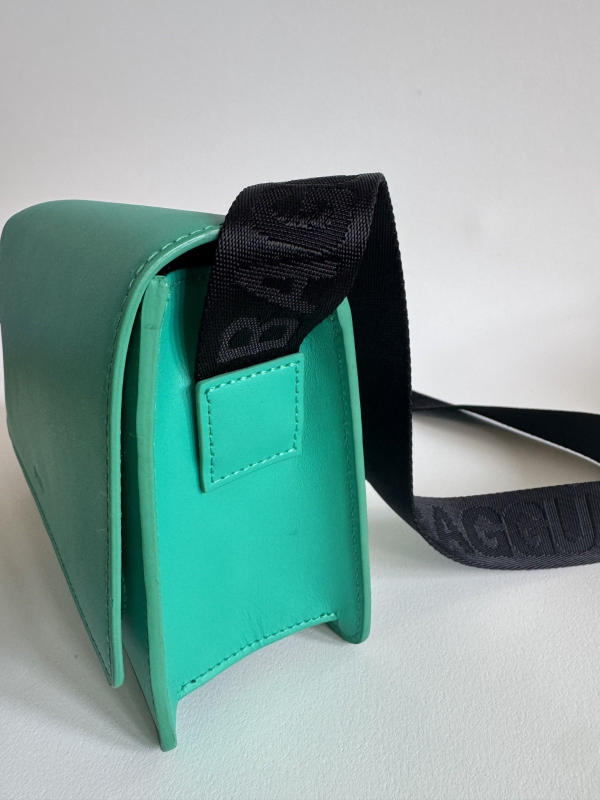 Rare Baggu Leather Crossbody “Small Block Purse” in Jade with Adjustable Strap