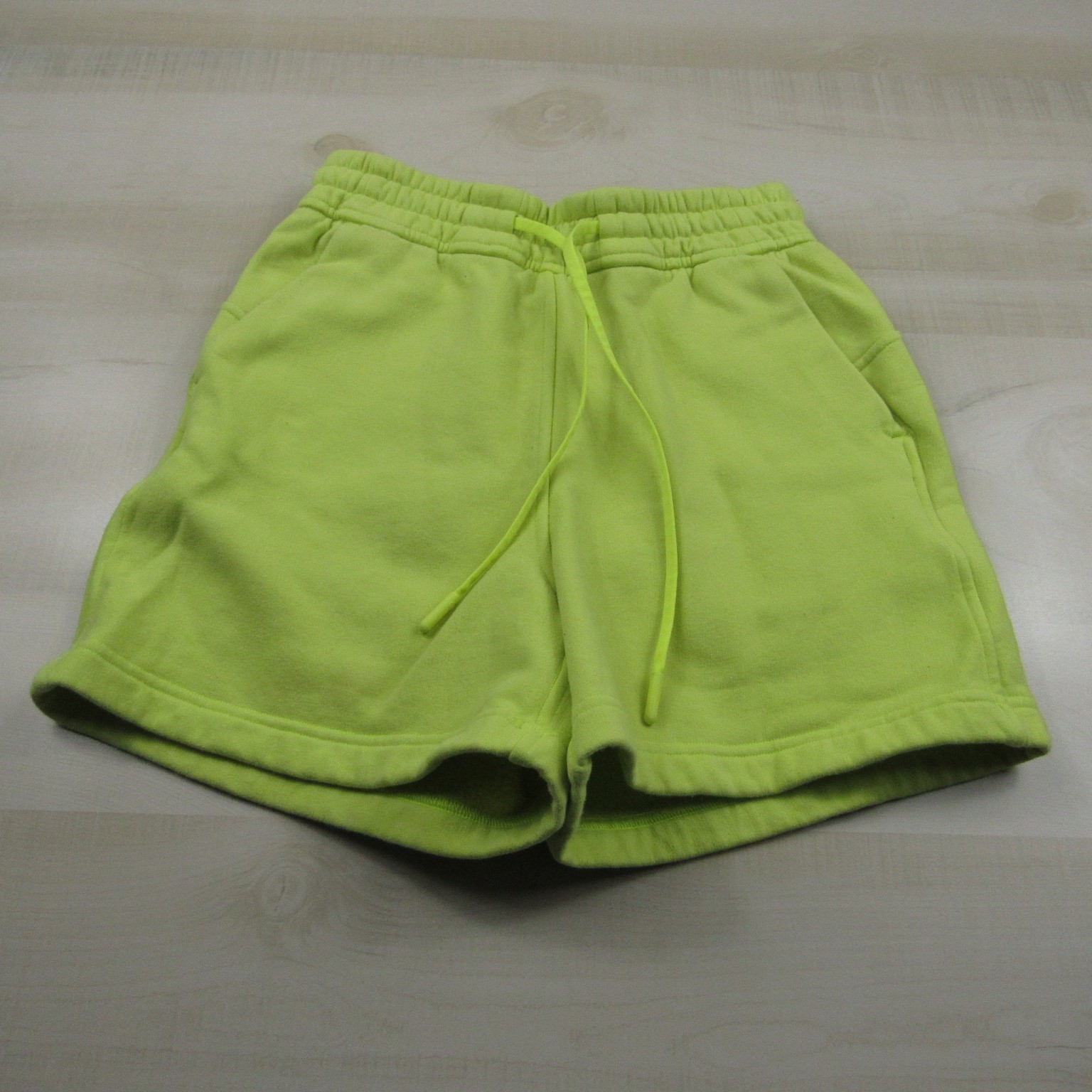 Lululemon Shorts Womens 0 Electric Yellow Loungeful High Rise Fleece Active