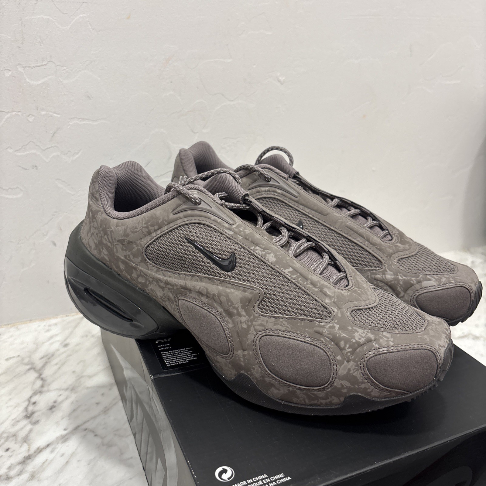 Nike Air Max Muse Cave Stone/Medium Ash Women Size 11.5 / Men’s 10 HV5758-289
