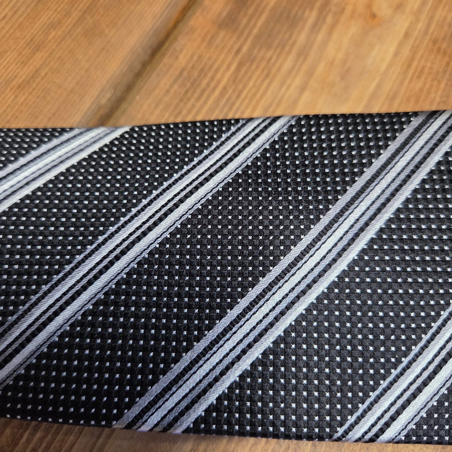 Bruno Piattelli Men’s Tie Black Silver Classic 57-60″ Silk