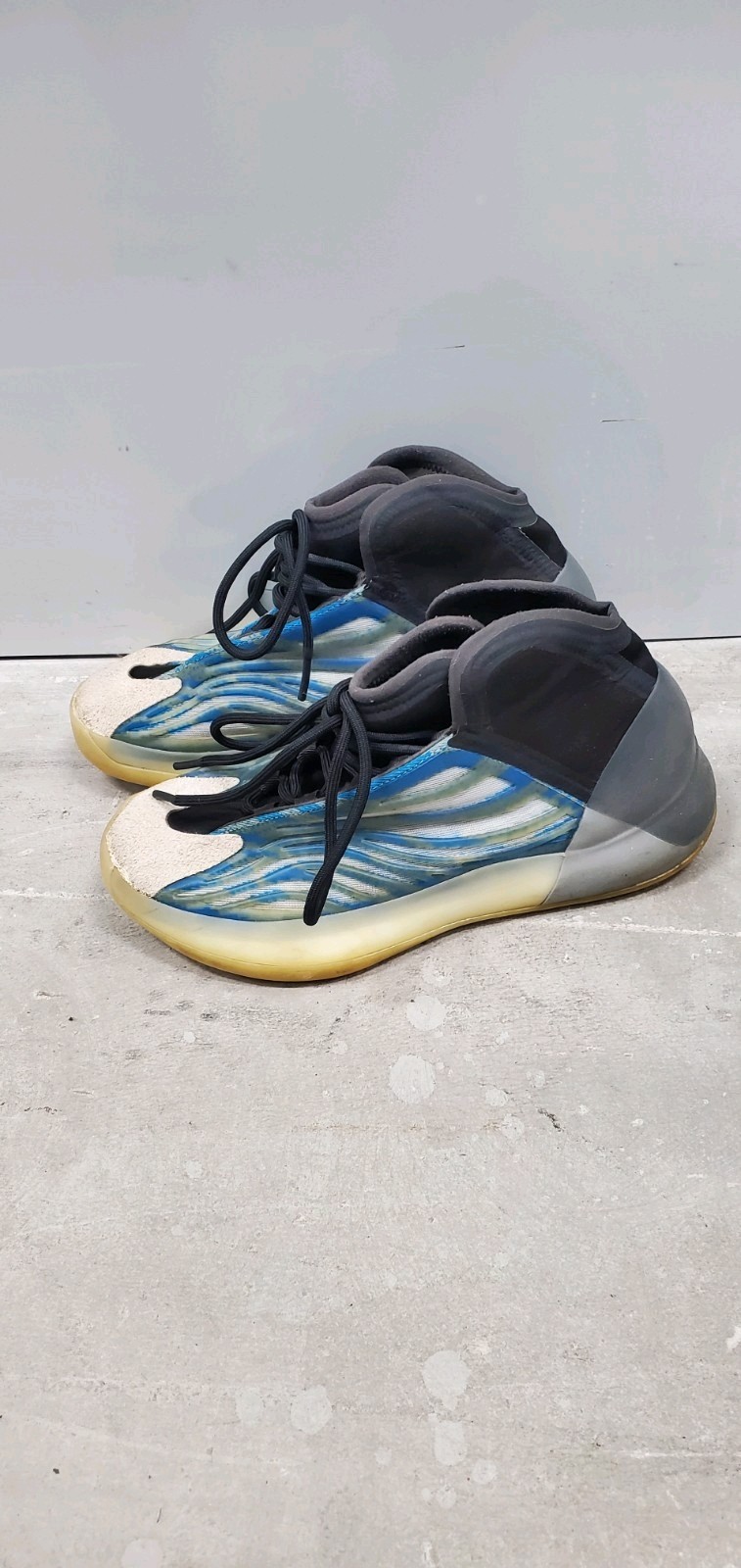 Adidas Yeezy Quantum Mens size 8 Frozen blue GZ8872