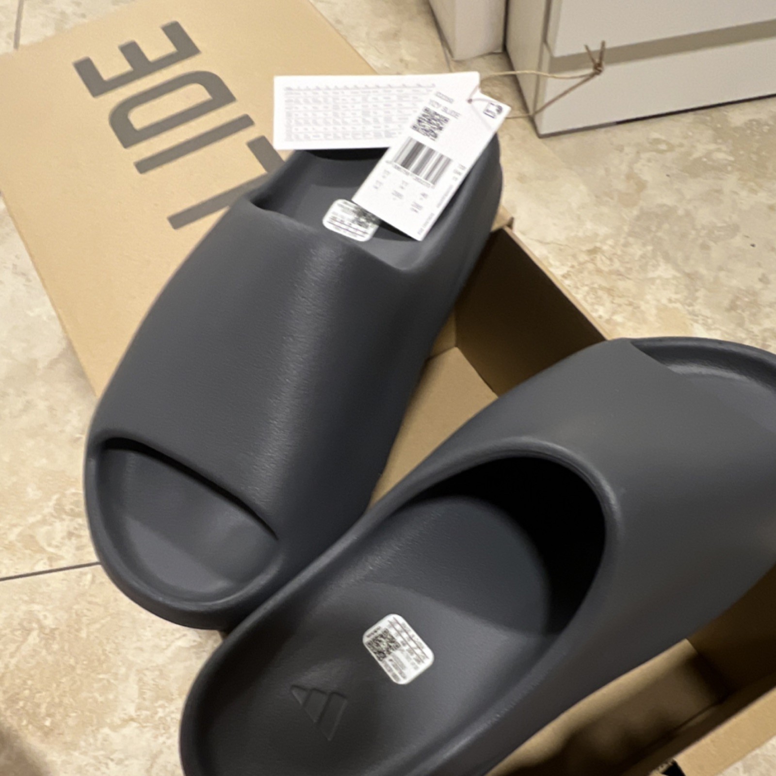 adidas YZY Slide ID2350 Gray Men’s Sandals US Size 11 Comfort Casual
