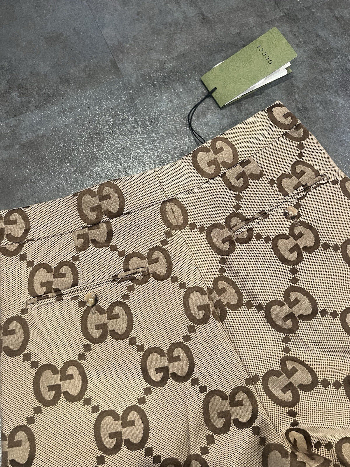 $1150 Gucci Jumbo GG Canvas monogram shorts Beige Ebony men size 46 Small Or Med