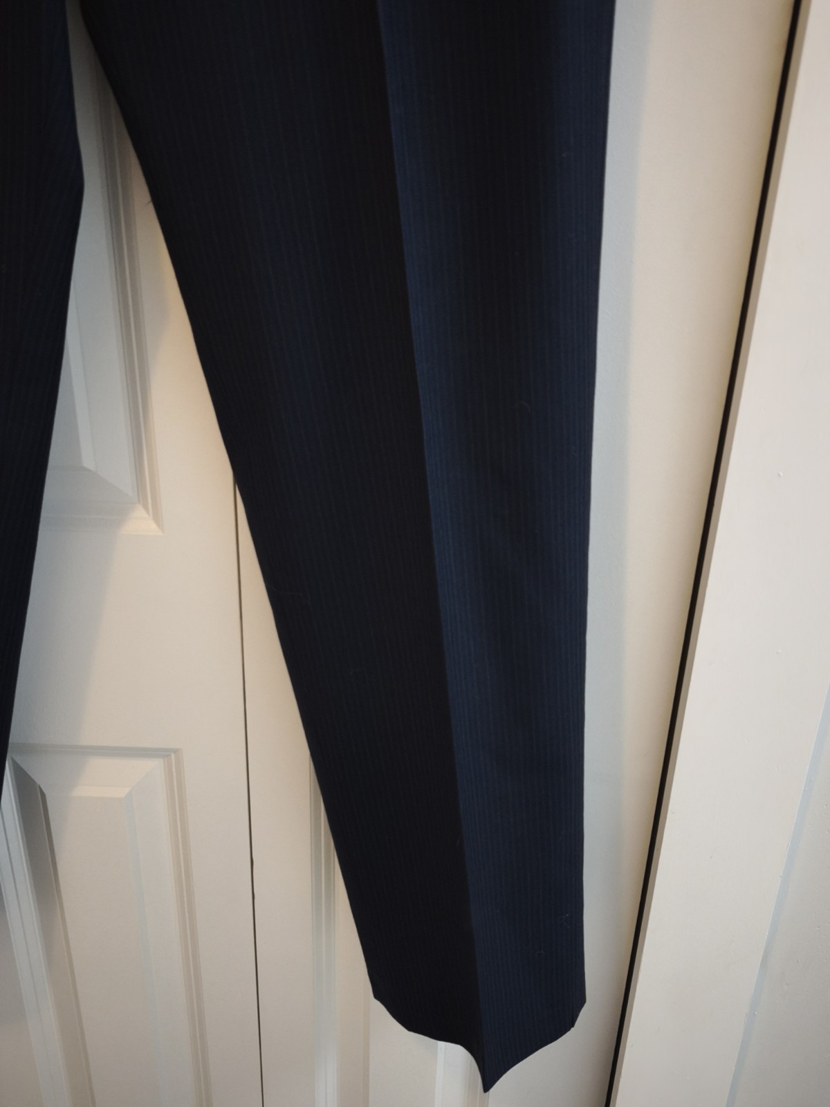 Hart Schaffner Marx Men’s Blue Pinstripe 2-Piece Suit 42R Two-Button