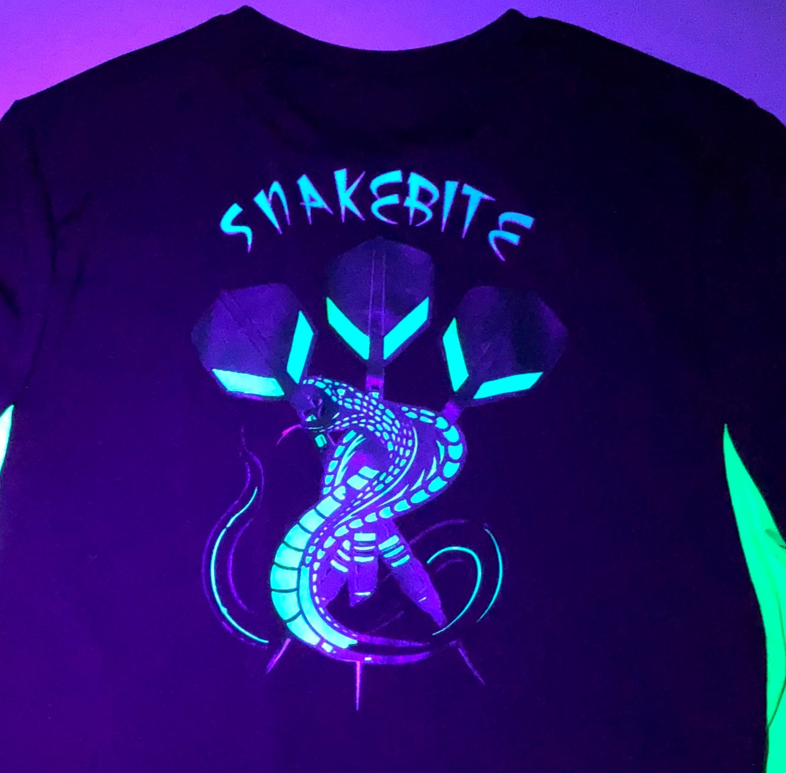 Athletic Shirt Reflective Snake Mens XL Snakebite Arrow Snake Glows Made Egypt