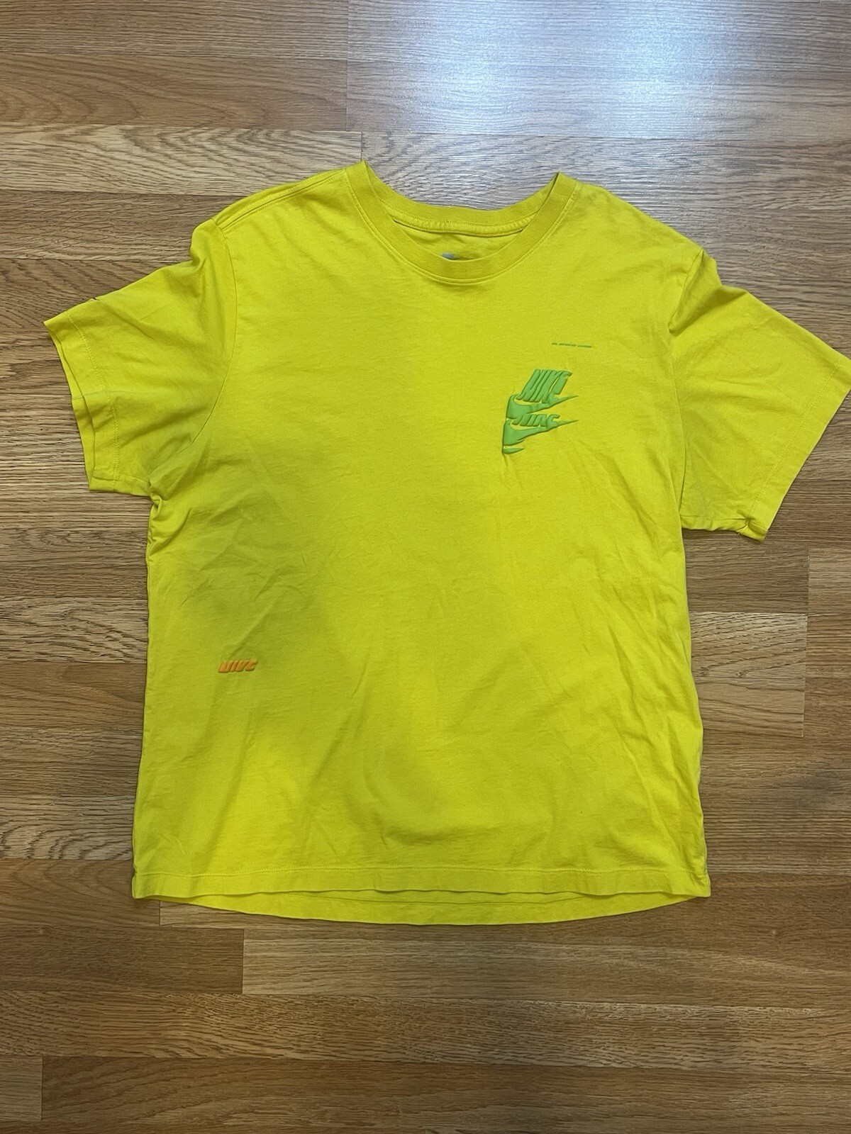 Men’s Nike Sportswear T-Shirt Yellow Puffy Lettering Sz XL
