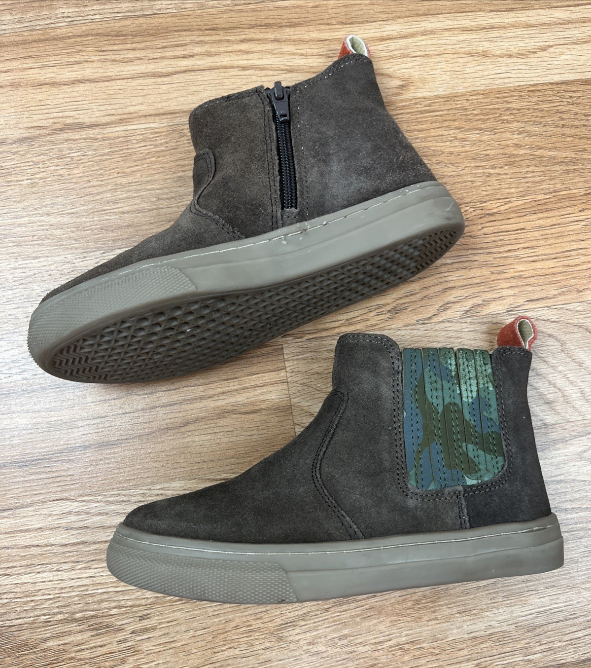 Mini Boden Kids Chelsea Boots in Brown & Camo EU 31 / US 13 Side Zip