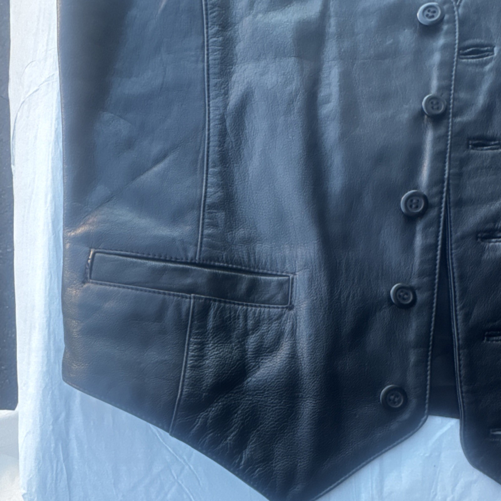 Wilsons Men’s Black Leather Vest L Regular Button Closure Pockets Solid