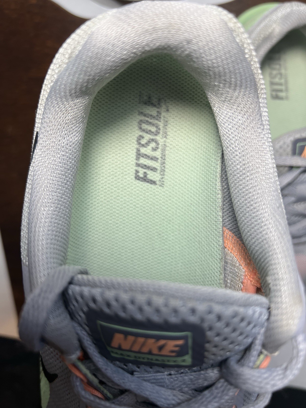 Nike Air MAX DYNASTY 2 Womens Running Sneakers Size 8w Gray Mint Green