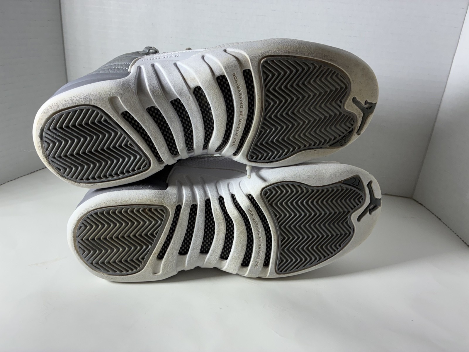 Jordan 12 Stealth 2022 size 5Y