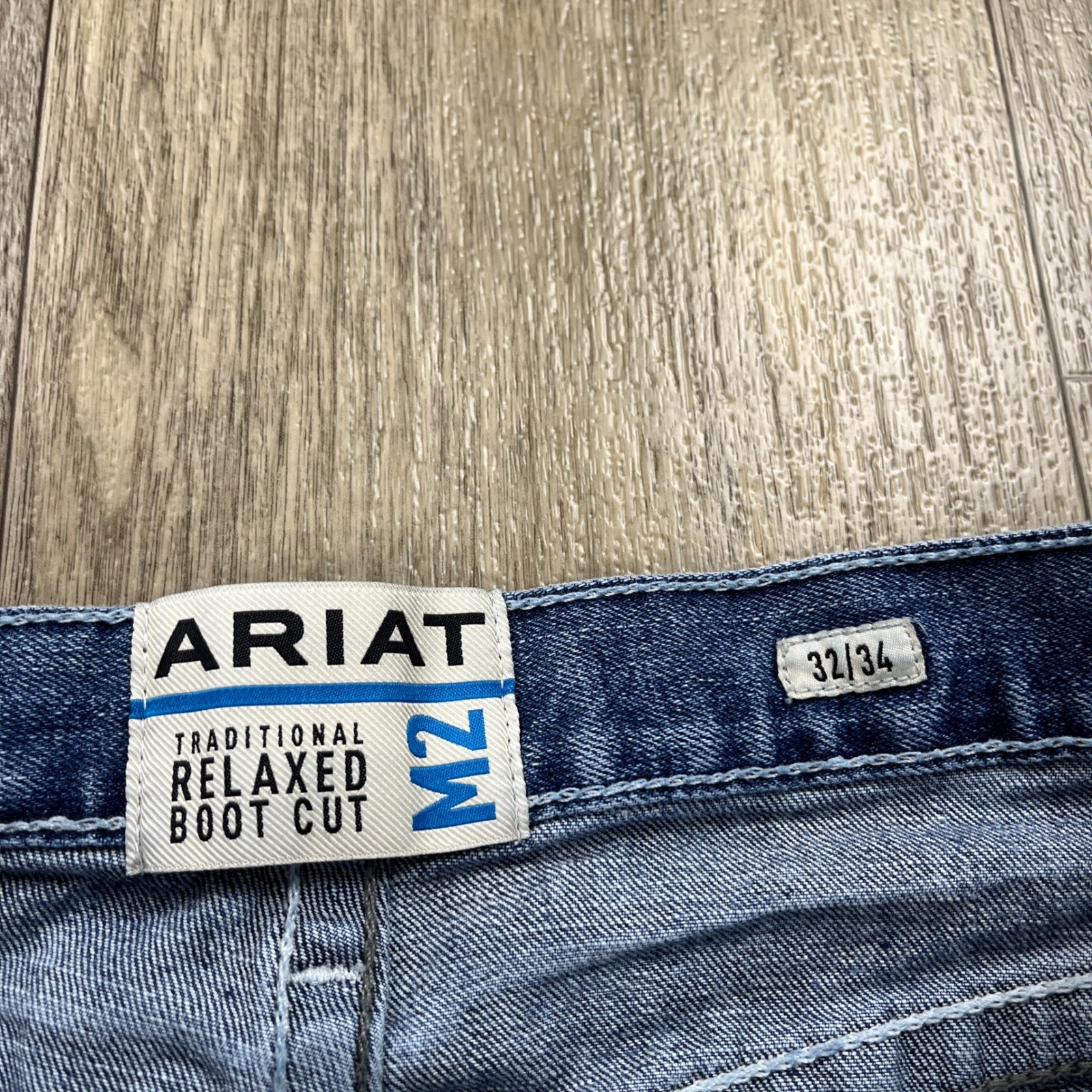 Ariat M2 Mens Relaxed Bootcut Jeans 32×34 Medium Wash Blue Denim Cowboy Workwear